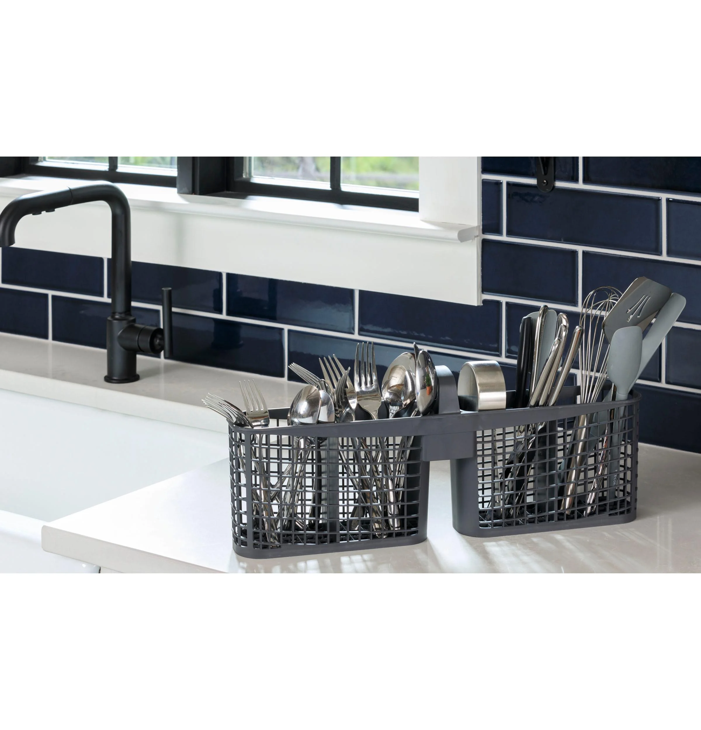 HOTPOINT HDF310PGRWW  BUILT IN DISHWASHER Black