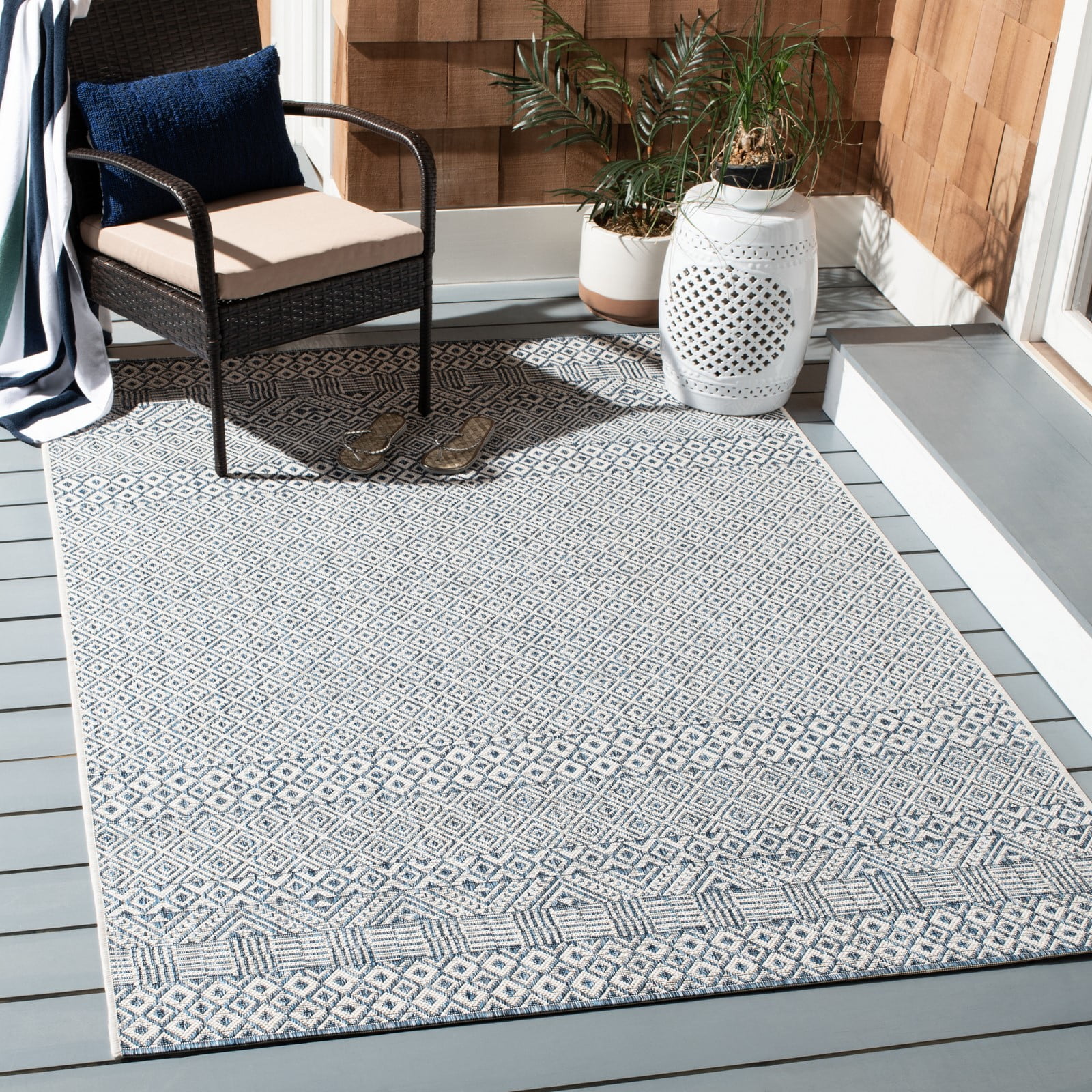 SAFAVIEH Courtyard Evander Geometric Diamonds Indoor/Outdoor Area Rug, 6'7