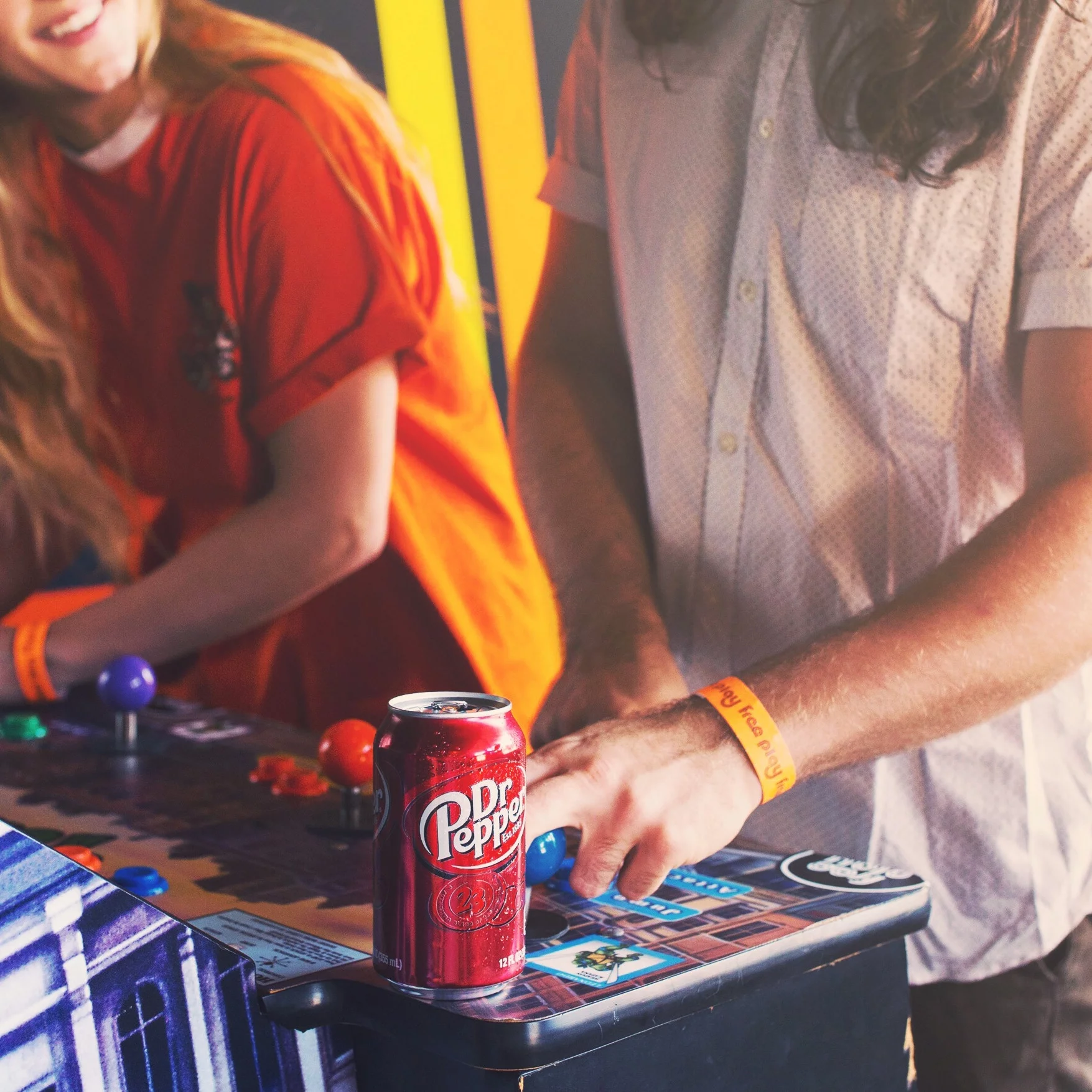 Dr Pepper Soda, 12 fl oz glass bottle