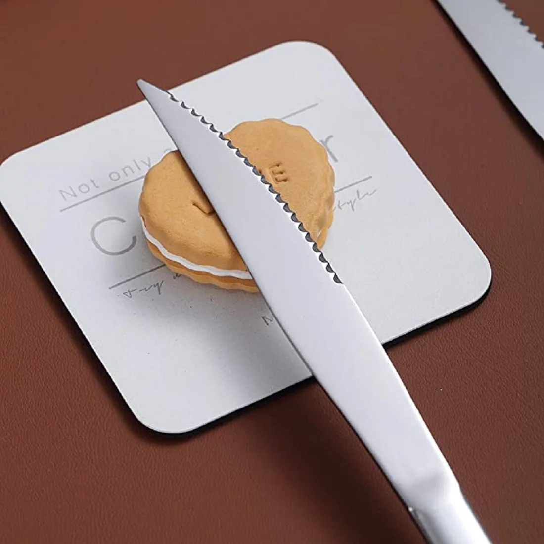 Steak Knife Set of 8, Stainless Steel Serrated Blades, Premium Kitchen Steak Knife Set with silver Handles