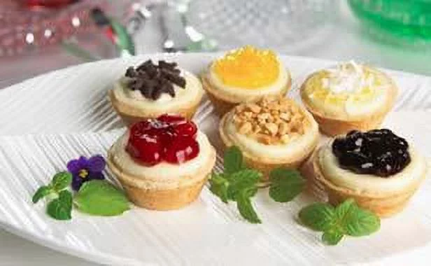 Cuisine Innovations Mini Restauranic Assorted Cheesecake - 60 per case.