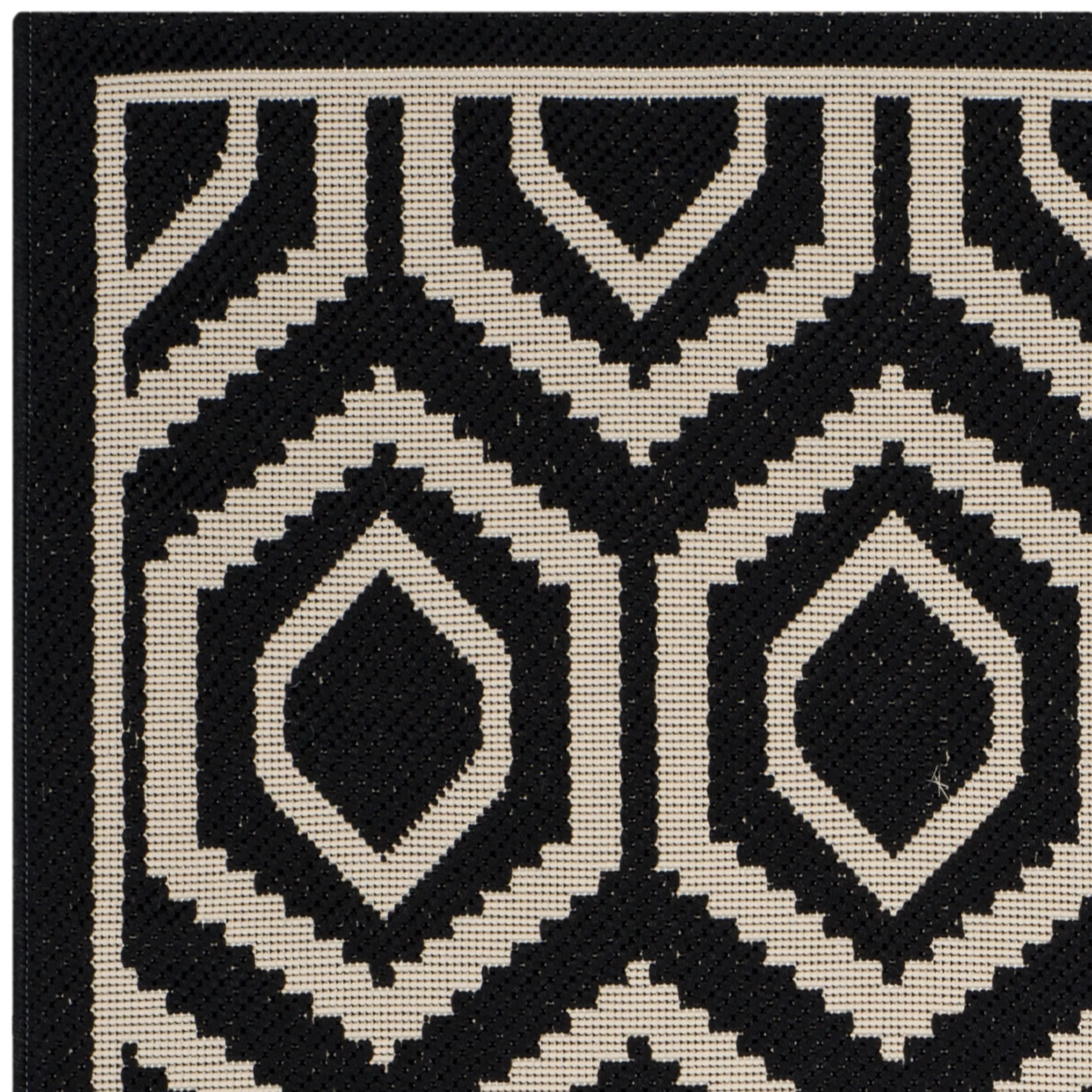 Safavieh Courtyard Amelia Geometric Indoor/Outdoor Area Rug, 7'10
