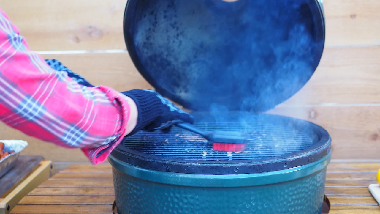 PitMaster King Cook & Clean BBQ Grill Essentials 5pc Value Set with Tongs, Spatula, Basting Brush, Cleaning Brush and EN407 Certified 932F Heat Gloves