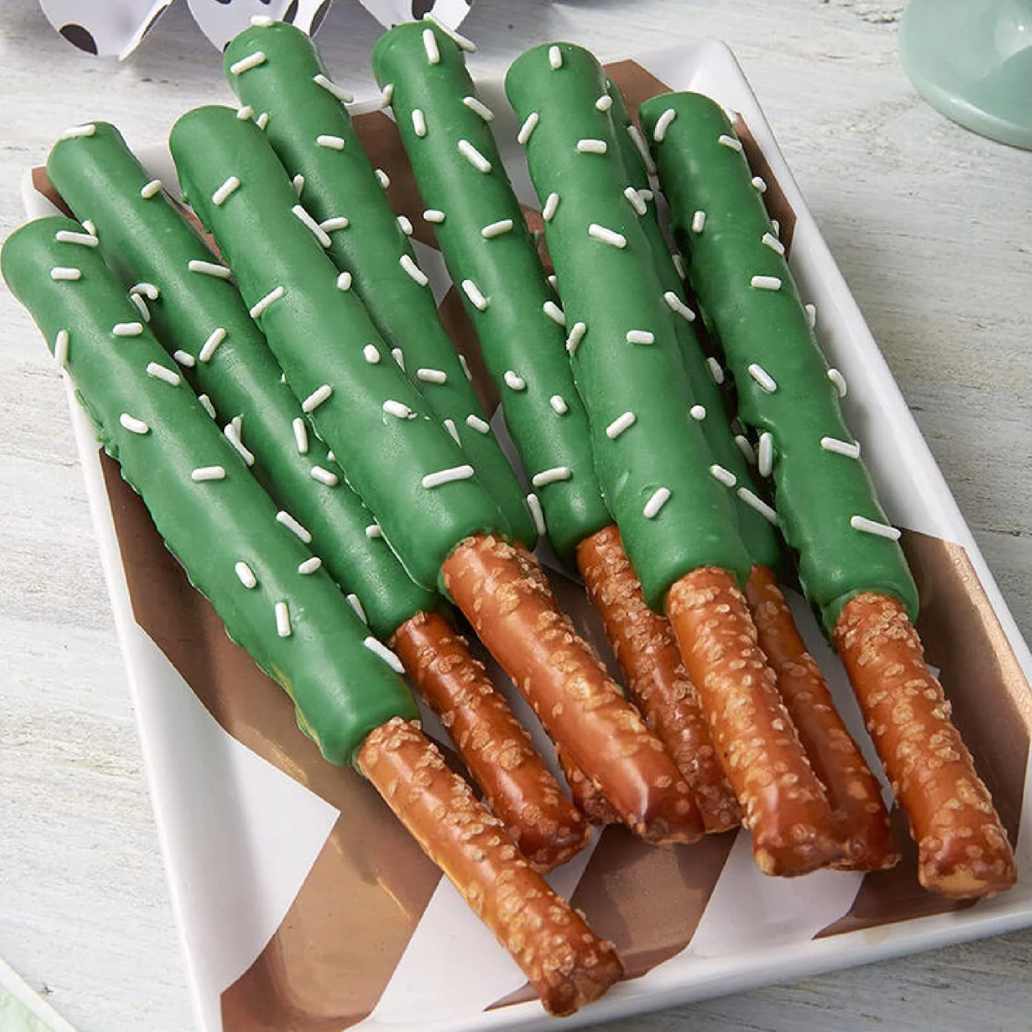 Wilton Dark Green Candy Melts Candy, 12 oz, Pack of 6 Vanilla 12 Ounce (Pack of 6)