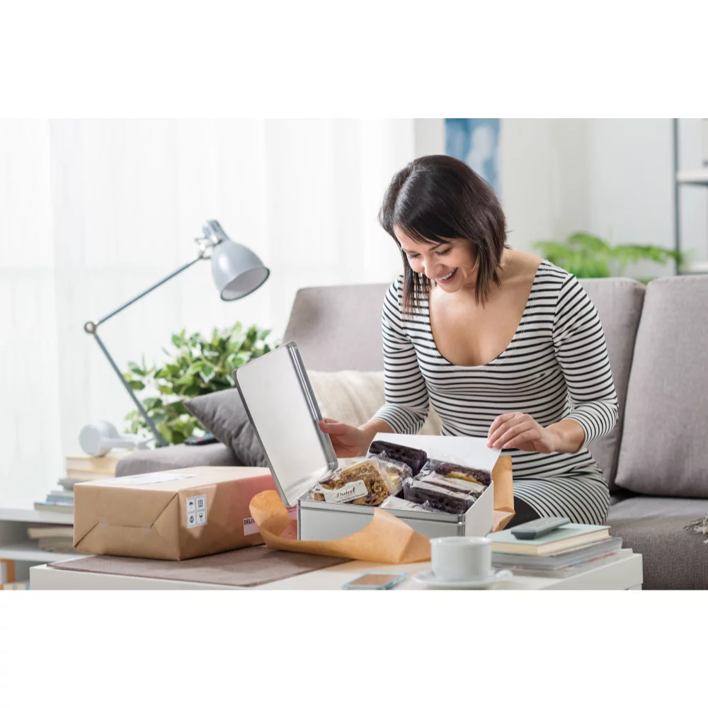 Happy Holidays Classic Bakery Gift Tin