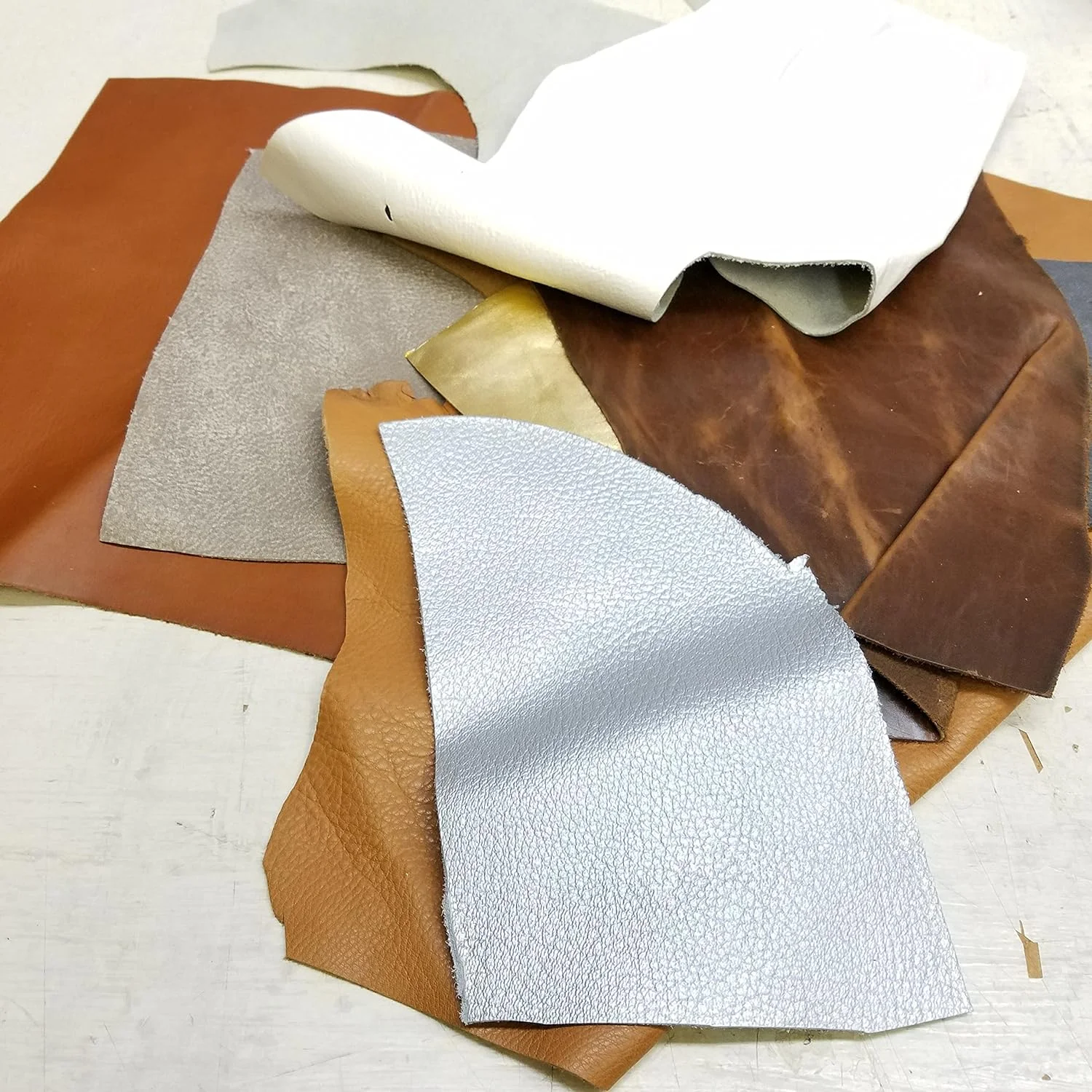 Scrap Remnants Trimming Of Cow Hide Shoe Handbag Leathers In 2.5-3.0 Oz 1.2-1.4 Mm About 4-5 Lbs Cow Hide Leather Skin (4-5 Lbs)