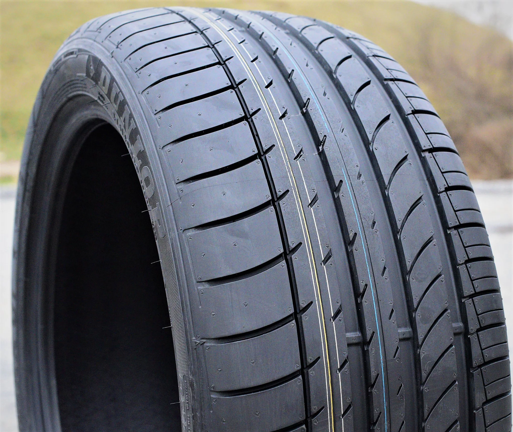 Dunlop SP Sport Maxx GT ROF 245/40R19 94Y BSW Tire