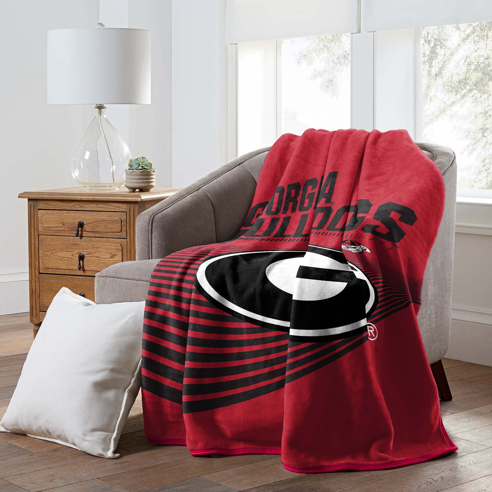Georgia Bulldogs Northwest NCAA Officially Licensed Raschel Throw Blanket - 60