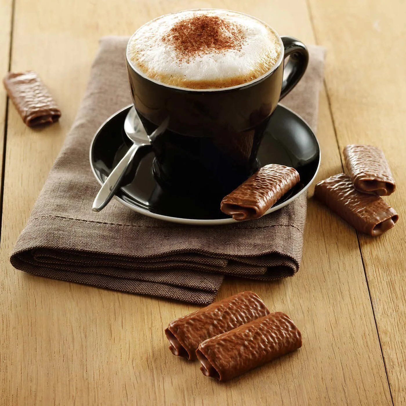 Kirkland Signature Crepes French Biscuits in Milk Chocolate (Glod Box) 20 oz