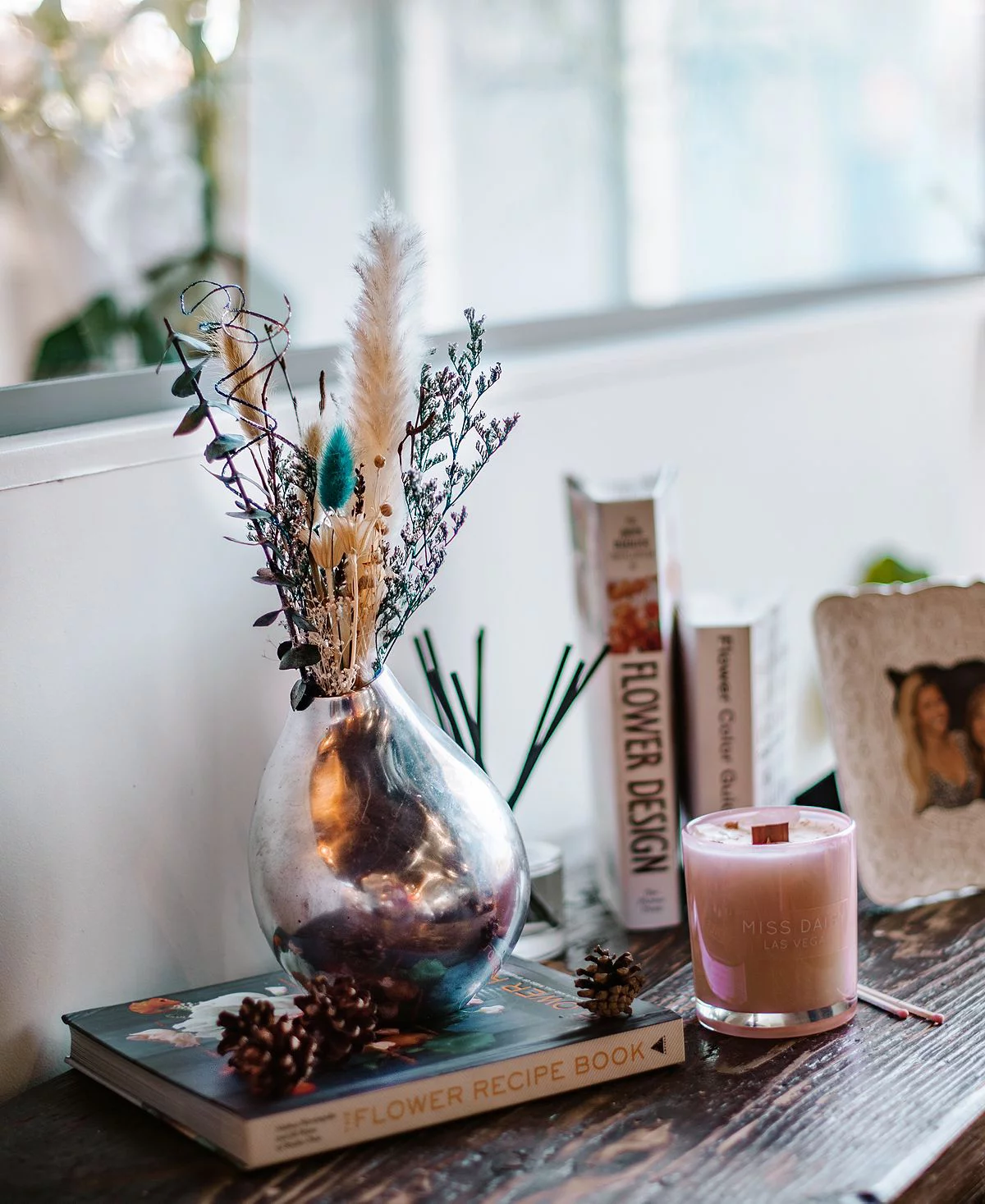 Miss Daisy Small Dried Floral Bouquet,White, 12″ x 6″