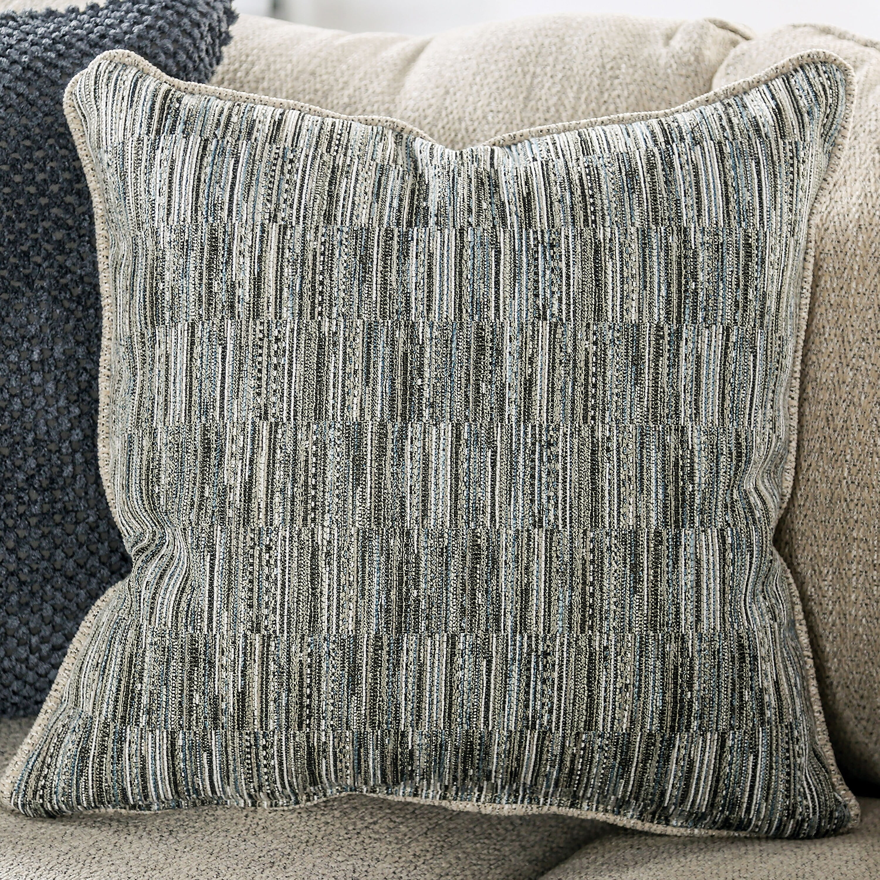 Furniture of America Sibbey Traditional Cream Chenille Padded Loveseat by