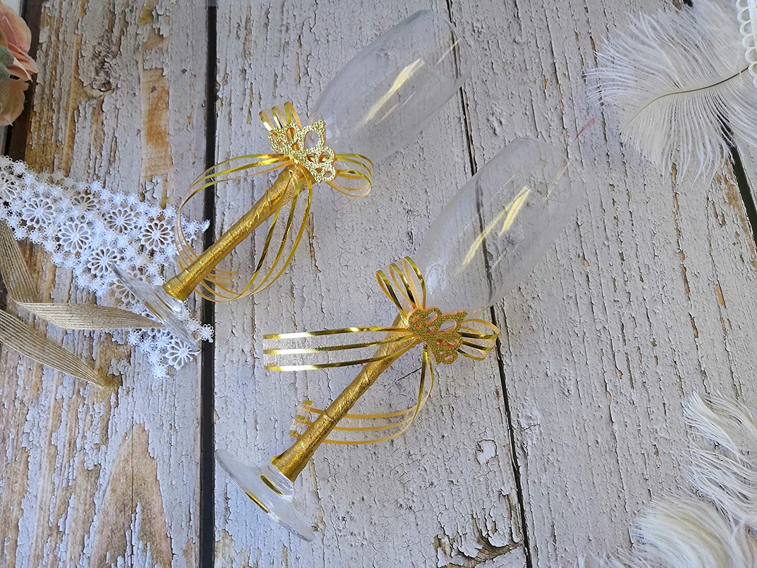 Wedding Quinceanera Champagne Toasting Flute With Tiara Golden Lace Bow Decorated Glasses, Set Of 2 (Glass Set)