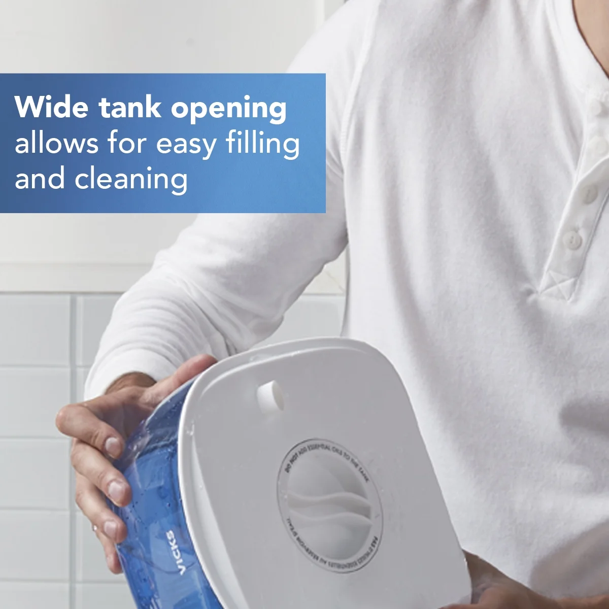 Vicks 1 gal 400 sq ft Cool Moisture Humidifier with UV Technology, V3900, Blue/White