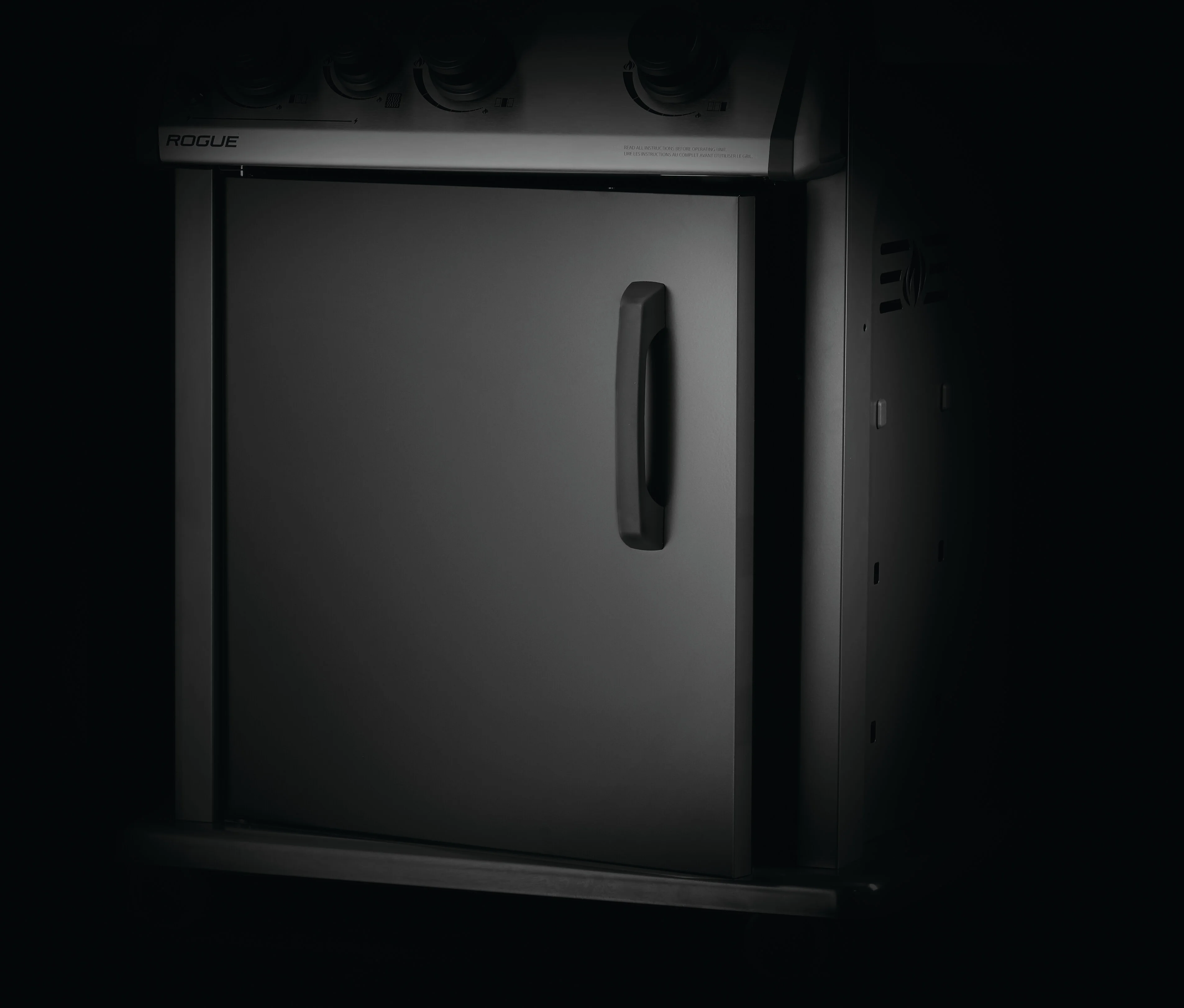 Rogue® XT 425 Natural Gas Grill with Infrared Side Burner, Black