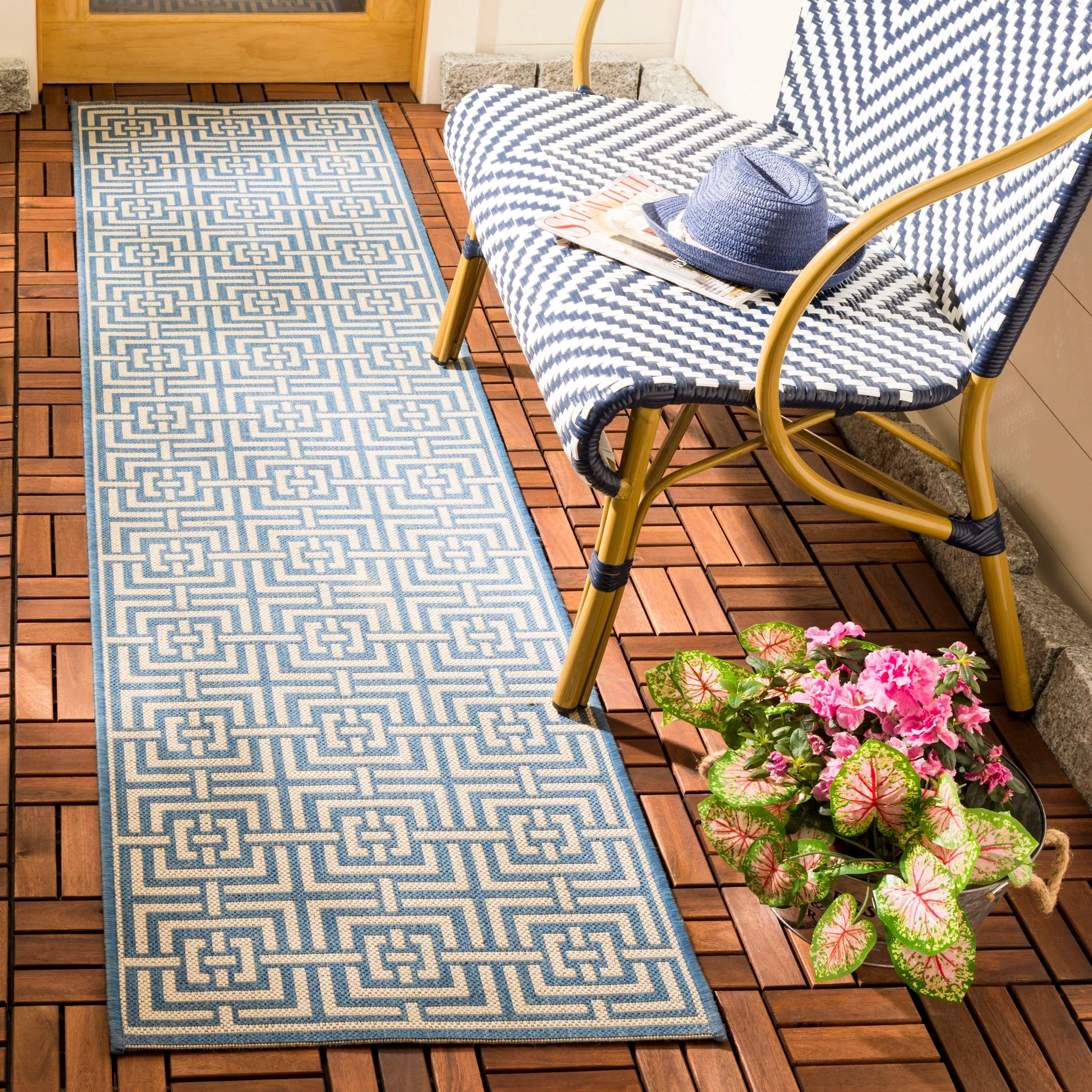 SAFAVIEH Beach House Nelie Geometric Indoor/Outdoor Runner Rug Blue/Cream, 2' x 8'