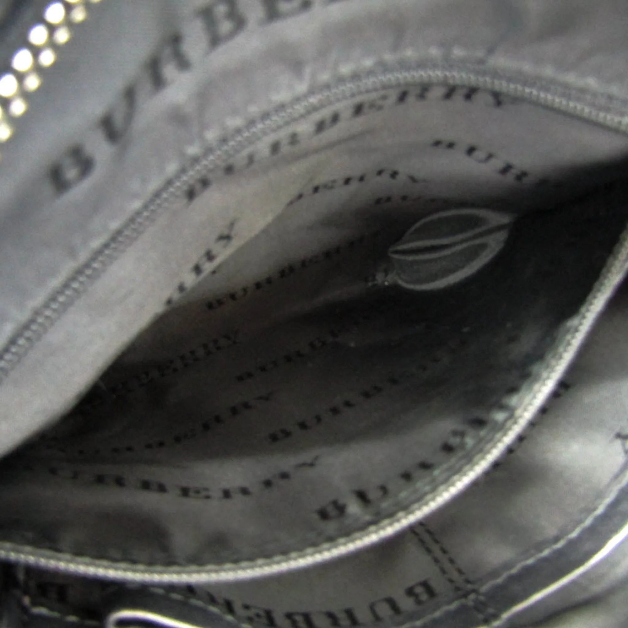 Pre-Owned Burberry Women's Leather Shoulder Bag Black (Good)