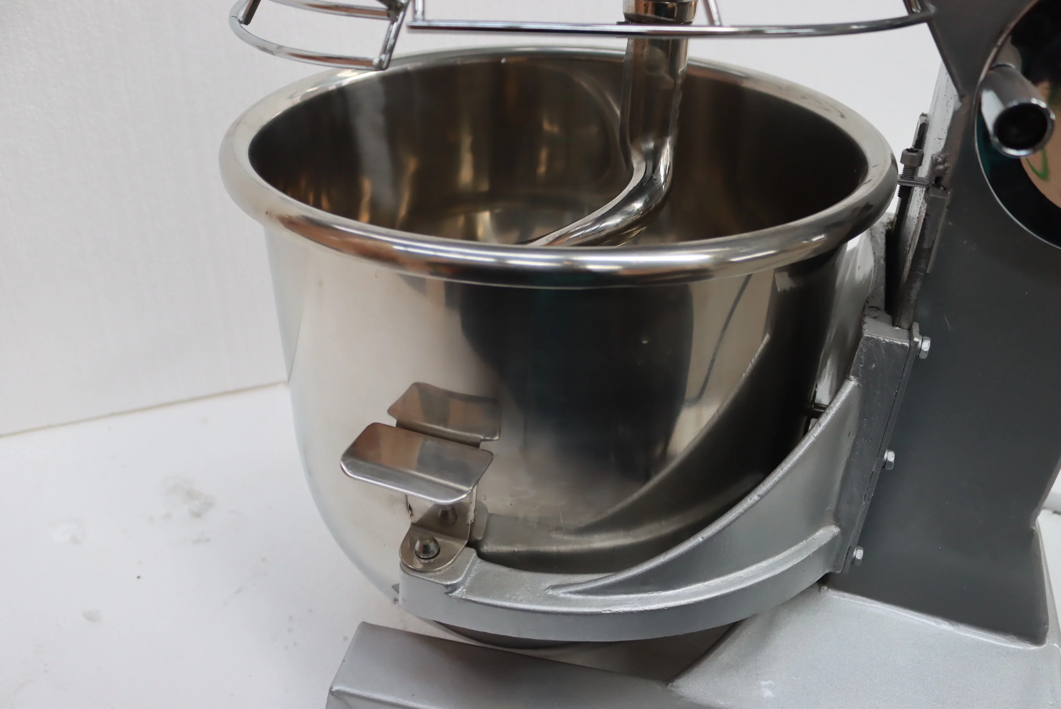 PreAsion 30L Electric Dough Mixer Food Blender 3 Speed Flour Mixer with 3 Stainless Steel Beater