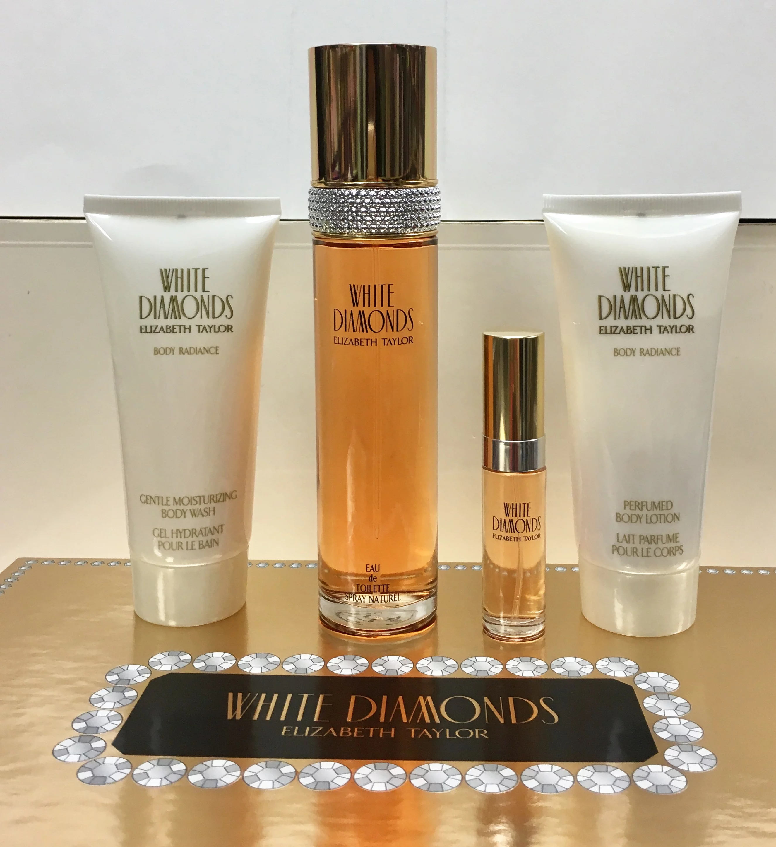 Elizabeth Taylor White Diamons Perfume Gift Set For Women - 4 Pieces