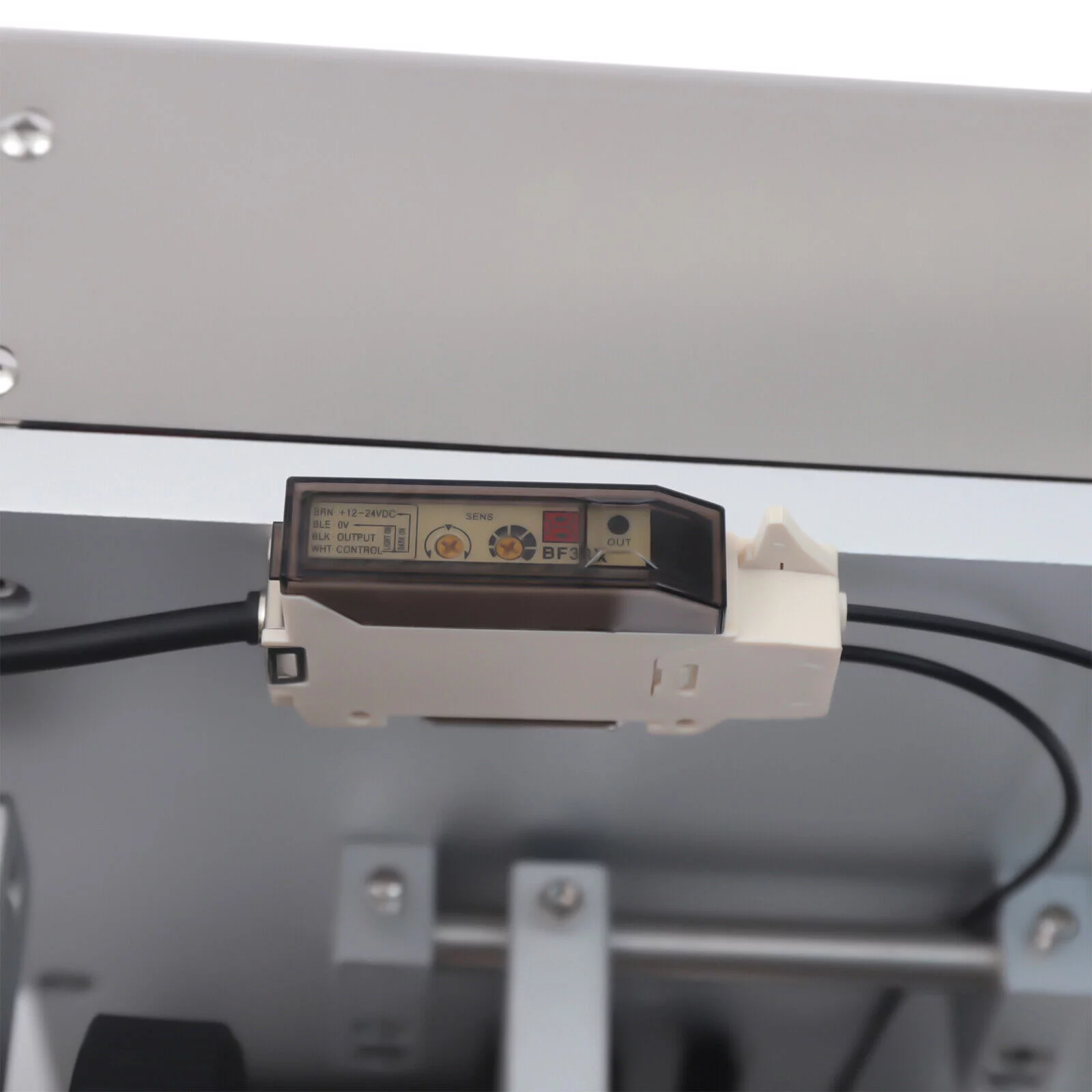 MONIPA Commercial Semi-automatic Square Bottle Labeling Machine 110V Commercial Labeling Machine