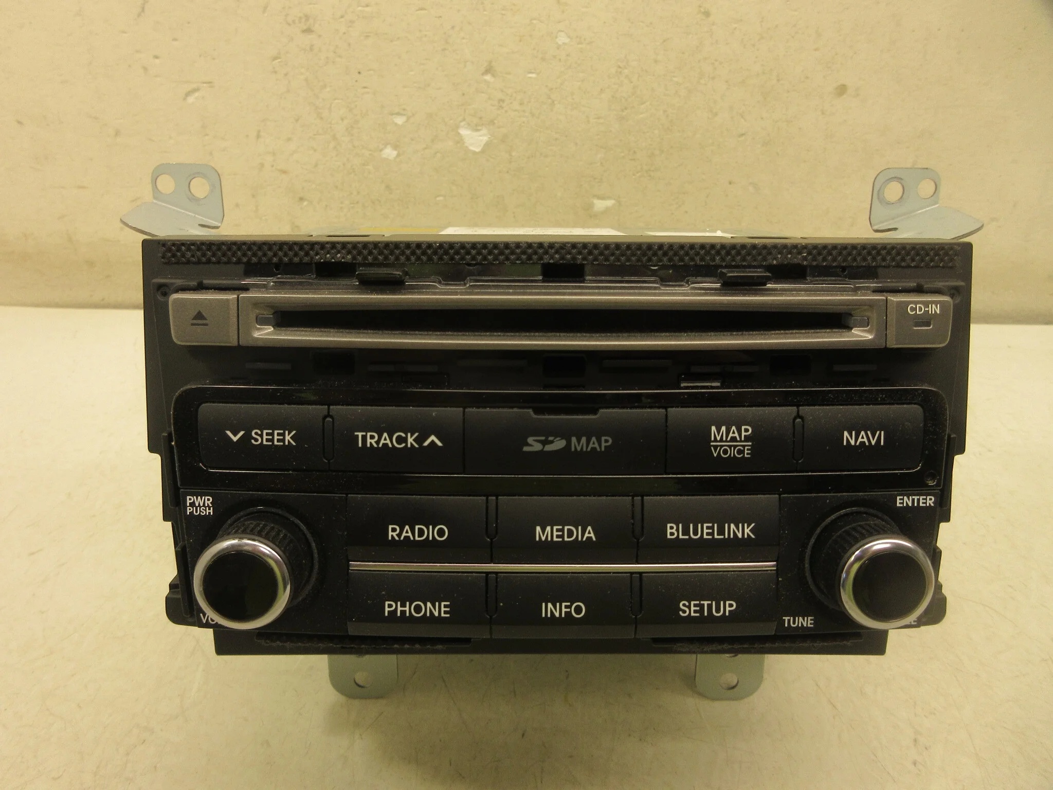 Pre-Owned 15 16 17 Hyundai Azera AM FM CD Sirius XM Navigation Radio Player Receiver OEM (Good)