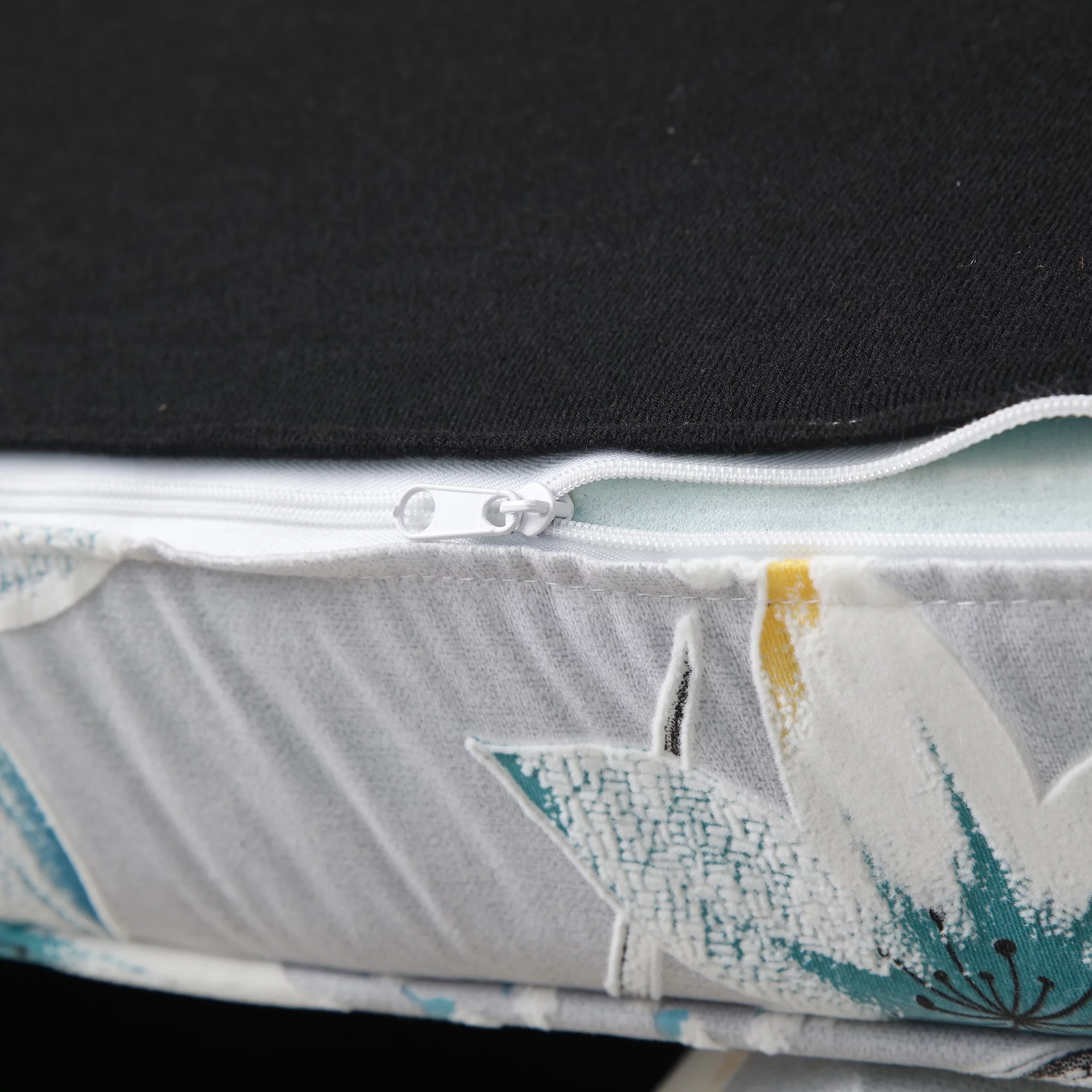 Modern Velvet Upholstered Loveseat Sofa, End of Bed Bench Settee with Nailhead Trim Arms Removable Cushion Metal Legs