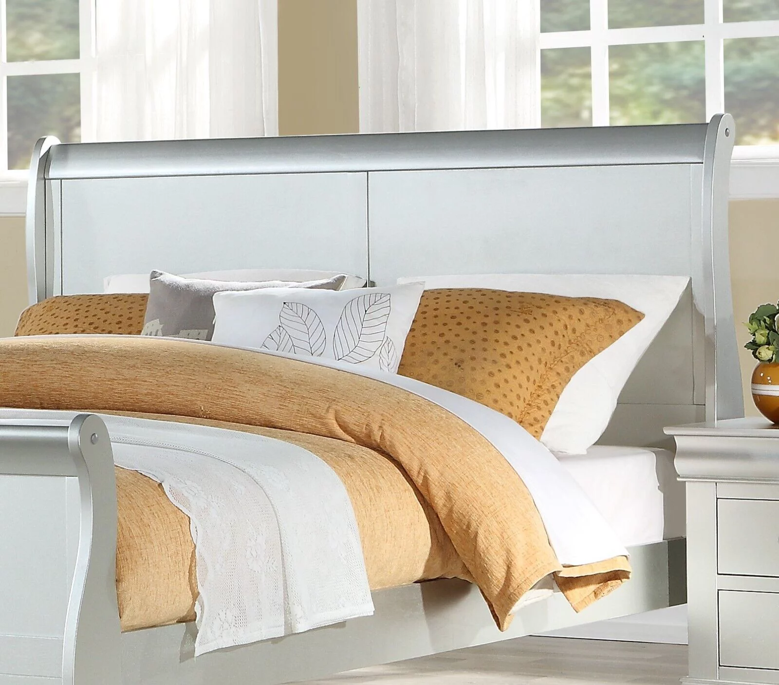 Louis Phillippe 3pc Bedroom Set Twin Bed 2x Nightstands Platinum Finish Classic Bedroom Furniture