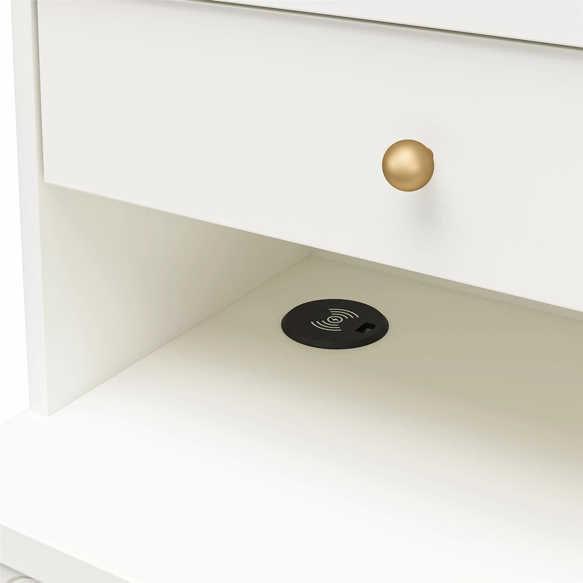 CosmoLiving by Cosmopolitan Anastasia 4 Drawer Dresser w/ Hutch, White