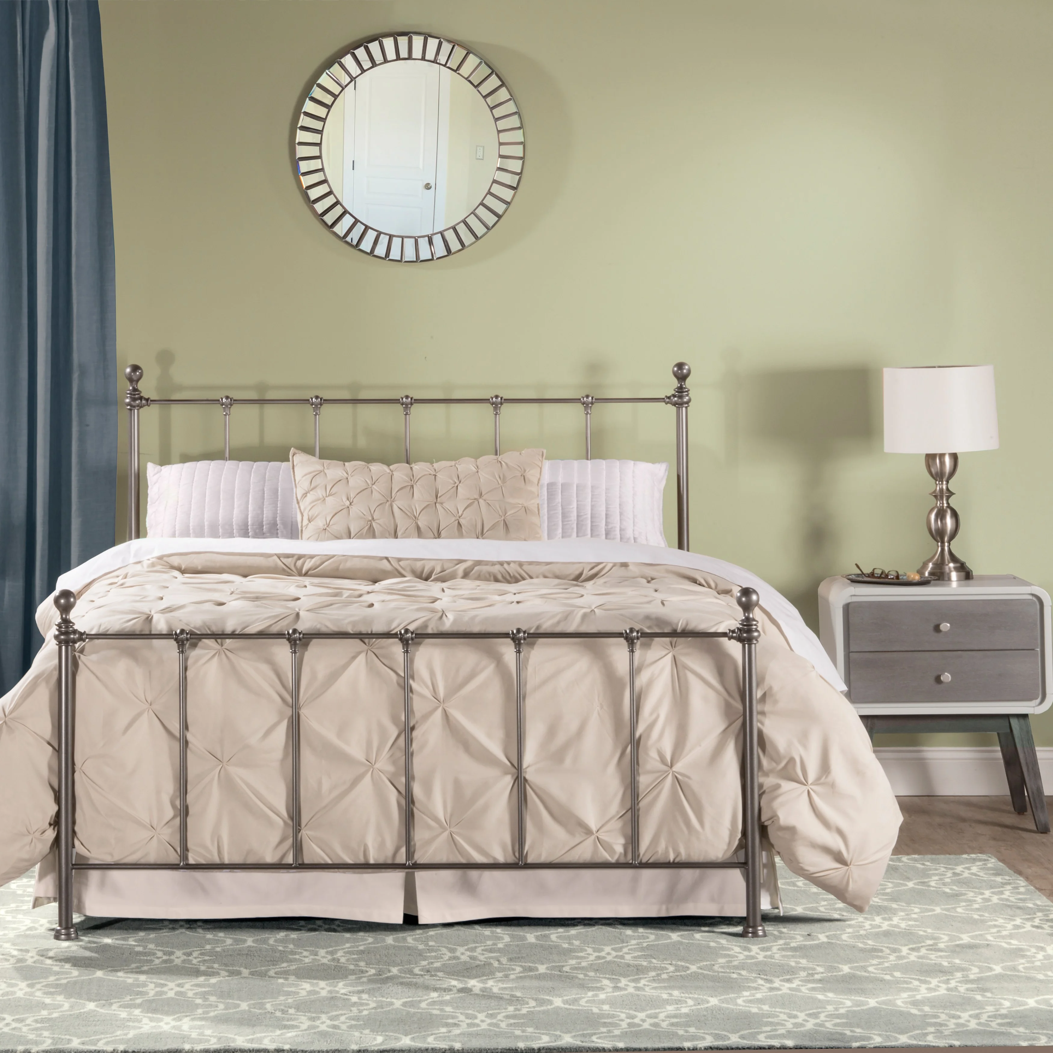 Hillsdale  Furniture Molly Bed Set