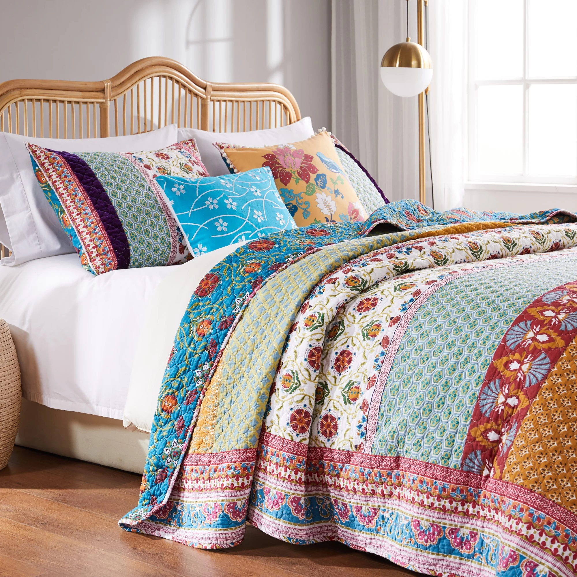 Global Trends Tori Reversible 100% Cotton Quilt Set, Modern Bohemian, All Ages, 5-Piece Full/Queen