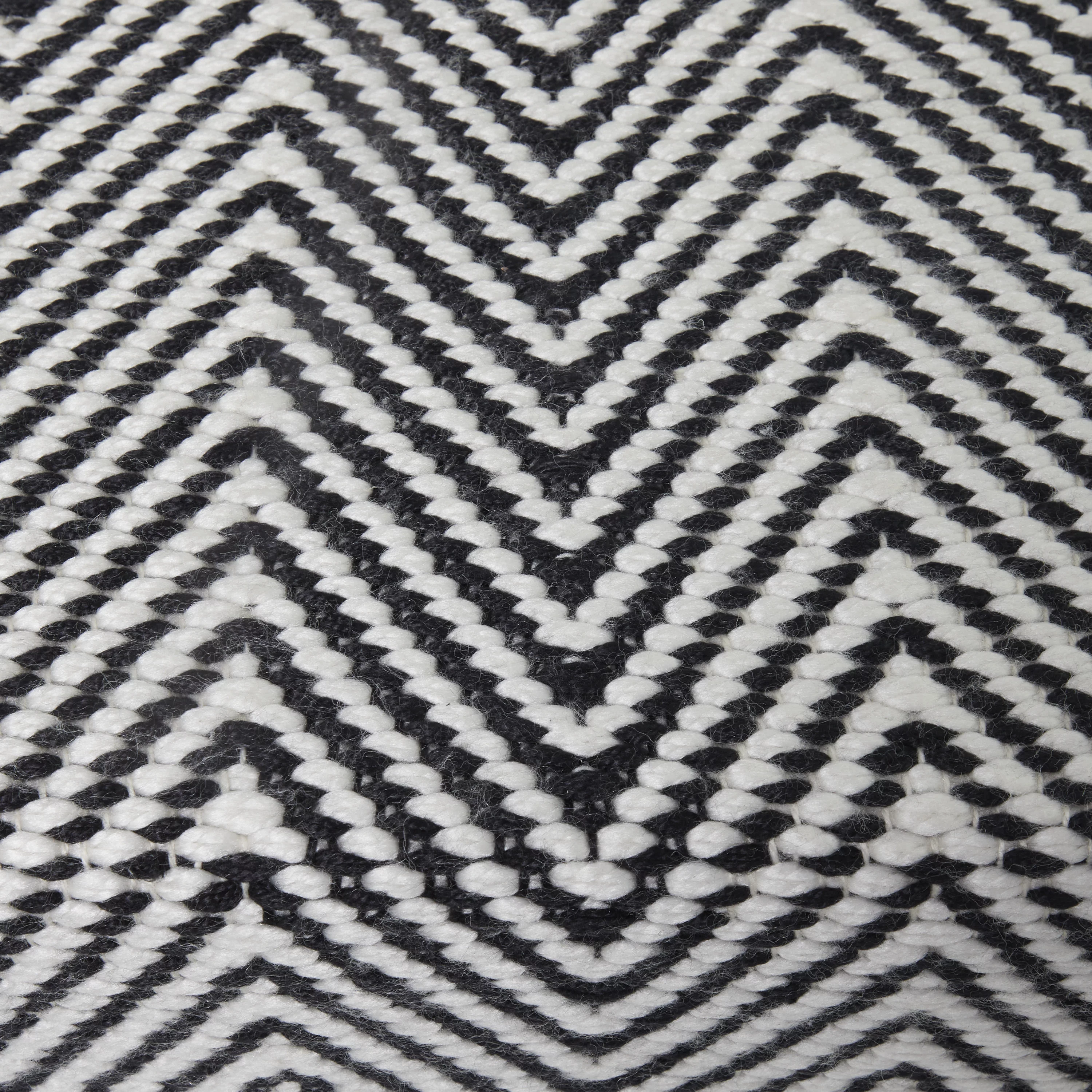 DecMode Polyester Chevron Bench with Wood Legs, Black