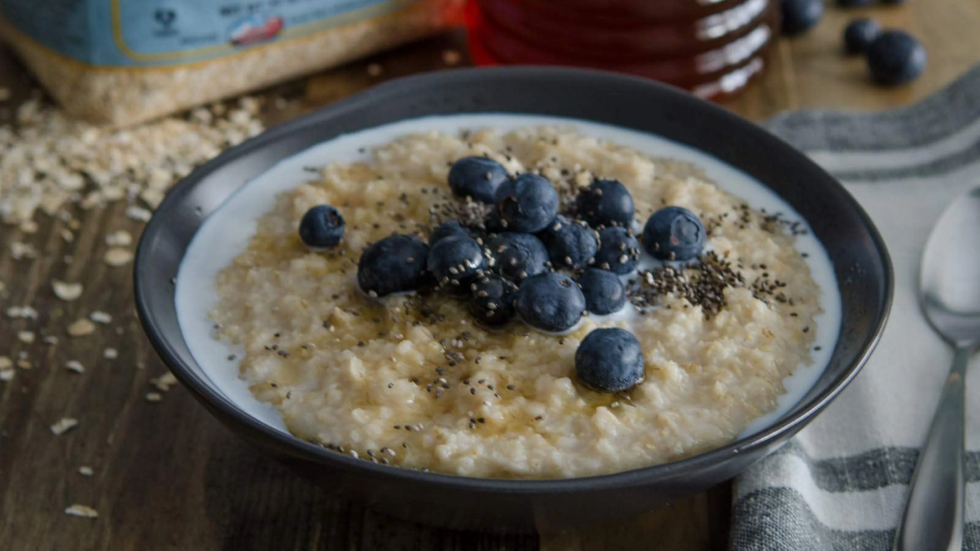 Bob's Red Mill Gluten Free Quick Cooking Rolled Oats, 28 Oz