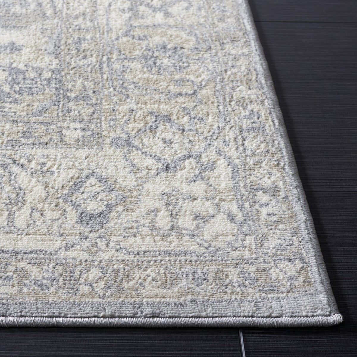 SAFAVIEH Brentwood Kerstin Traditional Area Rug, 6' x 9', Grey/Beige