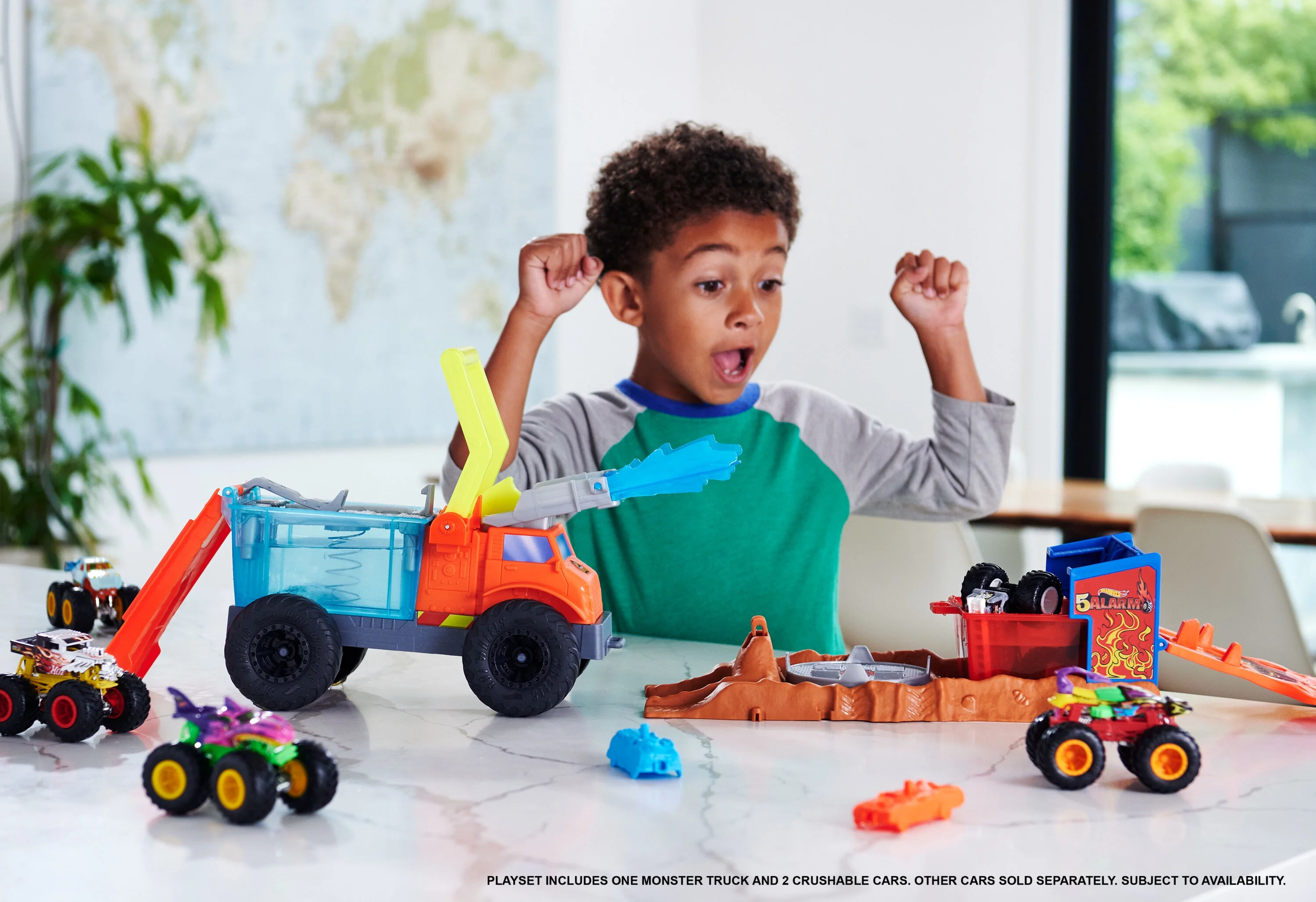 Hot Wheels Monster Trucks Arena Smashers Color Shifters 5-Alarm Rescue Playset, Ages 4 Years and Up