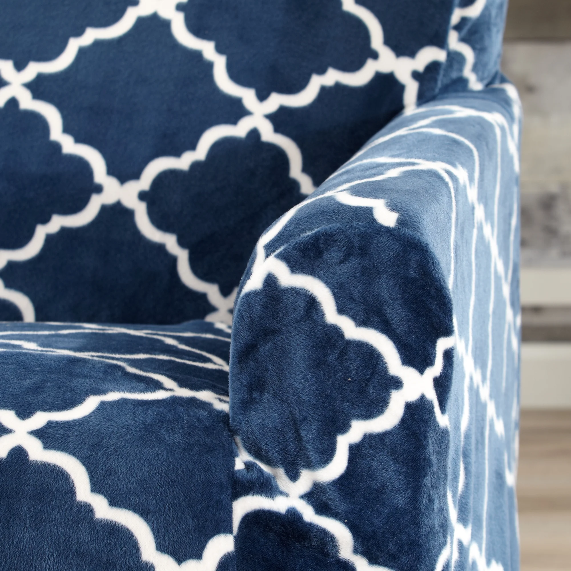 Great Bay Home Stretch Printed Velvet Plush Washable Sofa Slipcover  (Sofa, Lattice - Navy)