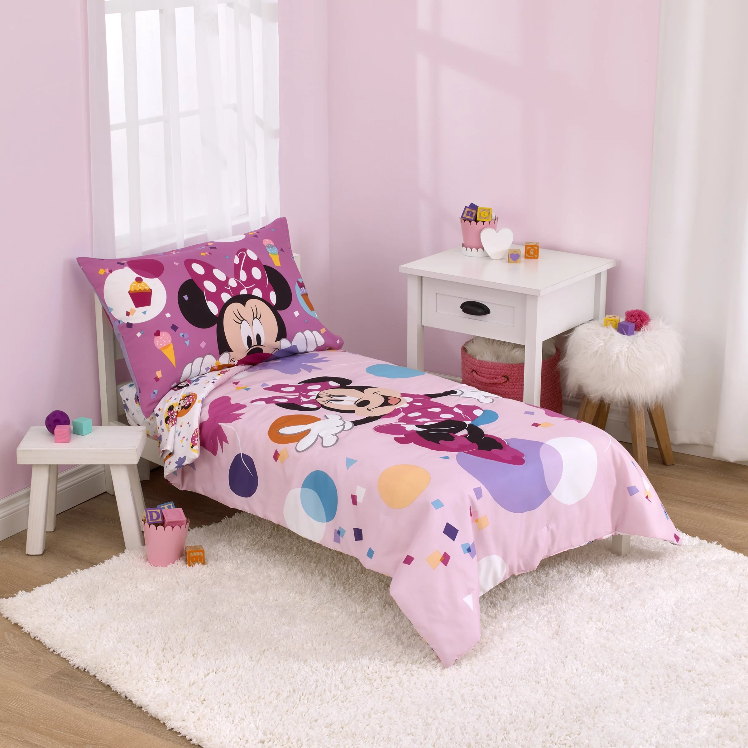 Disney Minnie Mouse 4-Piece Toddler Bedding, 