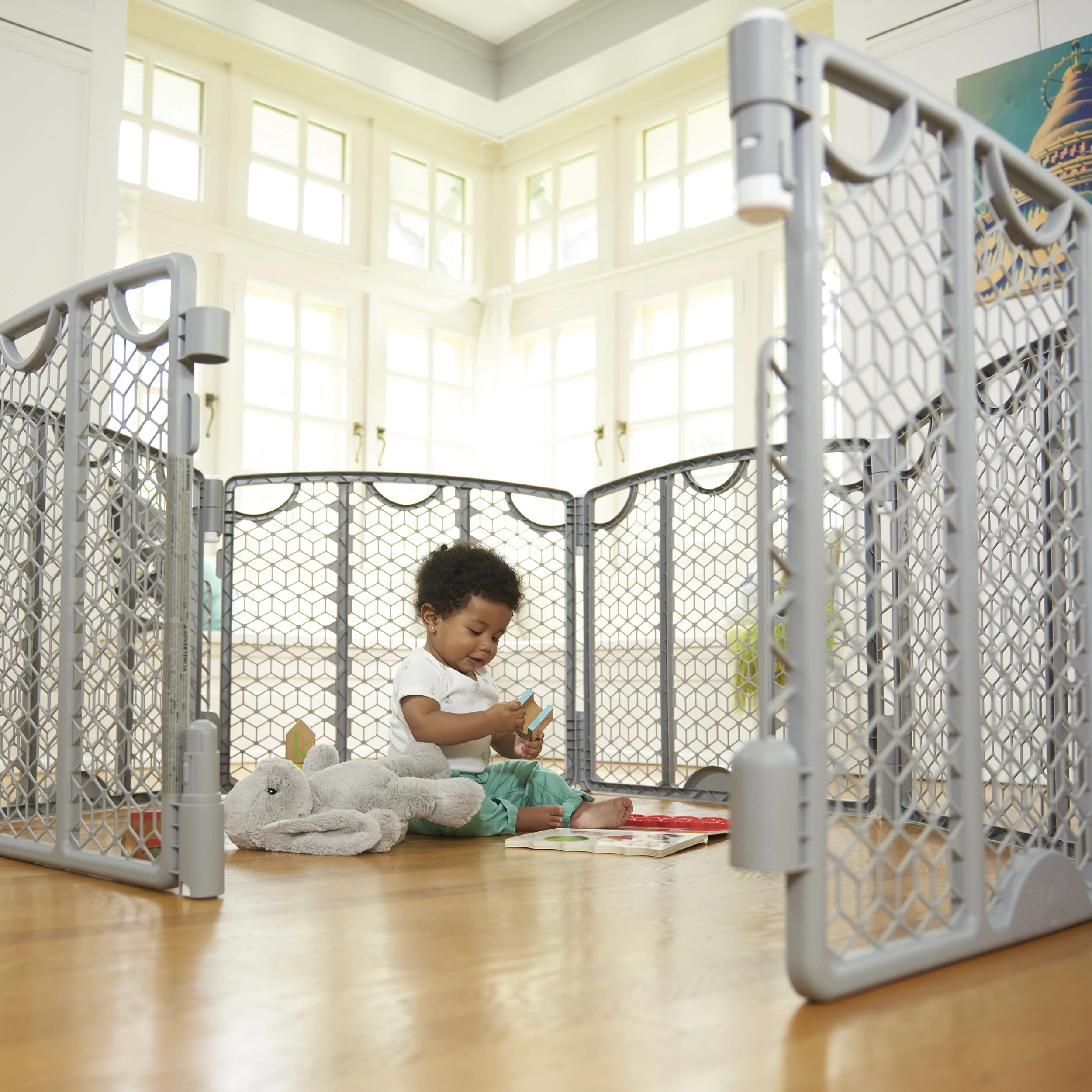 Evenflo Versatile Play Space Adjustable Freestanding Play Space Plastic Gate, 6-Panels, Cool Gray, Unisex