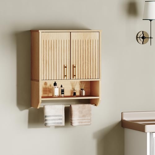 HOOBRO Fluted Bathroom Wall Cabinet, Farmhouse Medicine Cabinet with 2 Fluted Doors, Wall Storage Shelf with Towel Rack, Adjustable Shelf, for Small Spaces, Bathroom, Kitchen, Natural