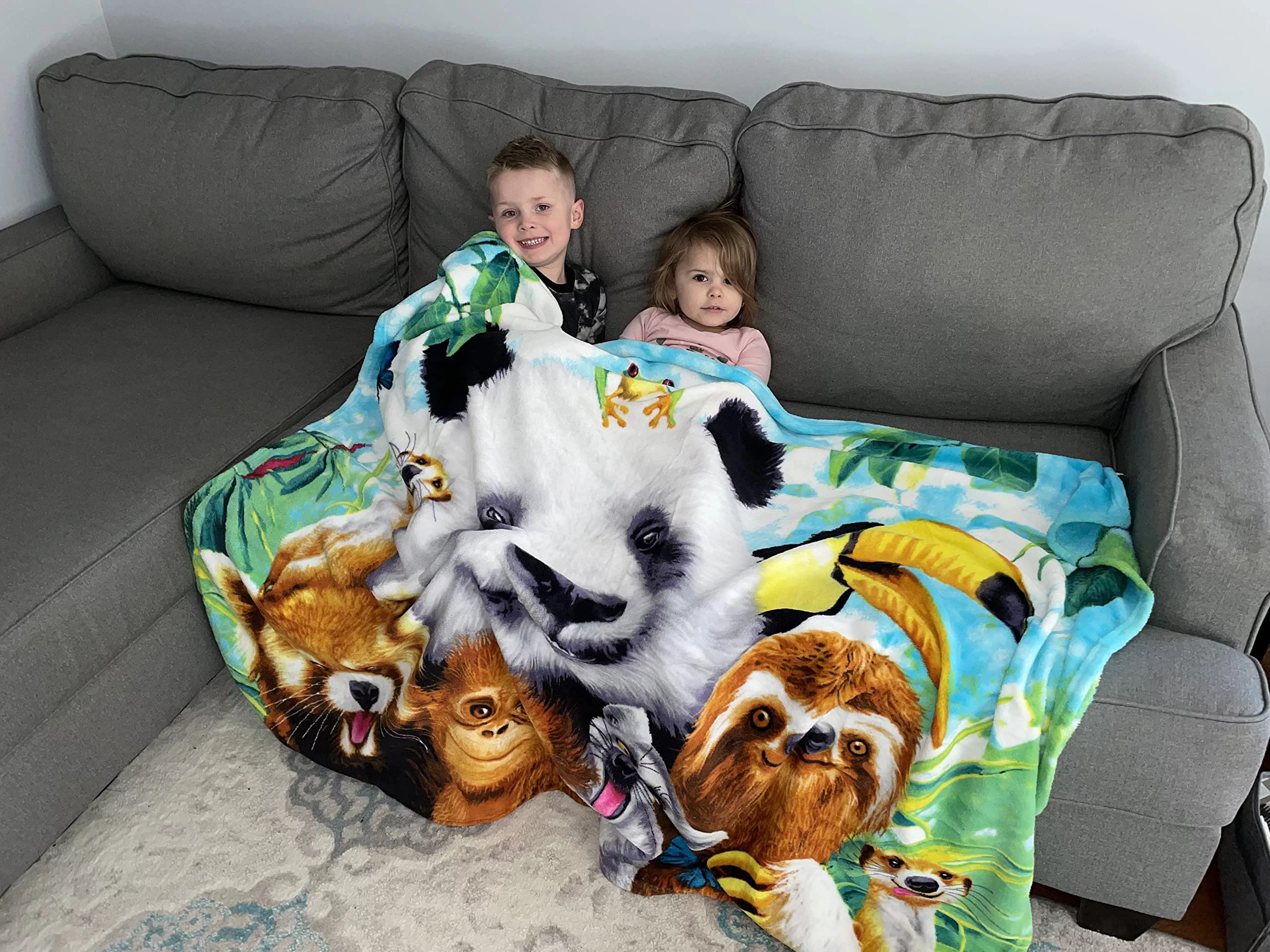 Dawhud Direct Zoo Animals Super Soft Plush Fleece Throw Blanket