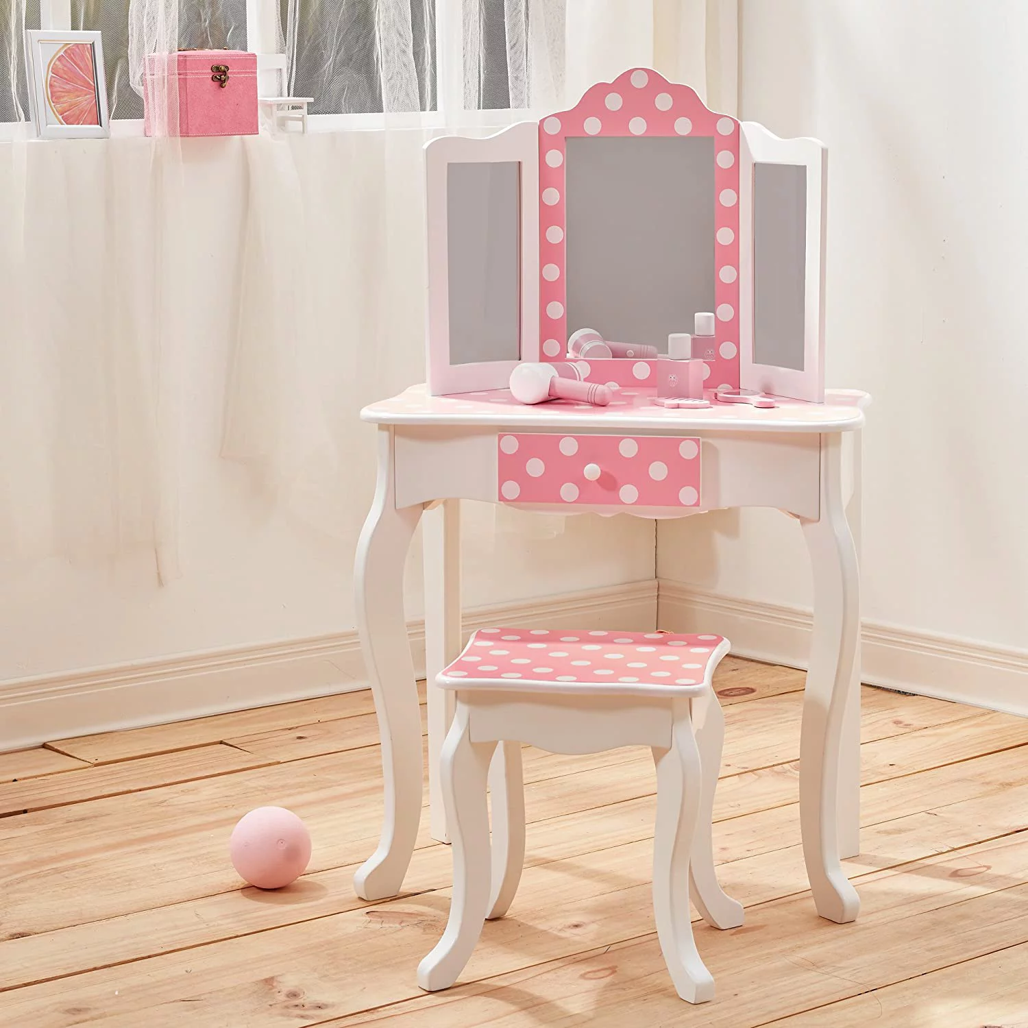 New Arrival Kids Pretend Play Kids Vanity Table and Chair Vanity Set with Mirror Makeup Dressing Table with Drawer Fashion Giraffe Prints Gisele Play Vanity Set Pink White