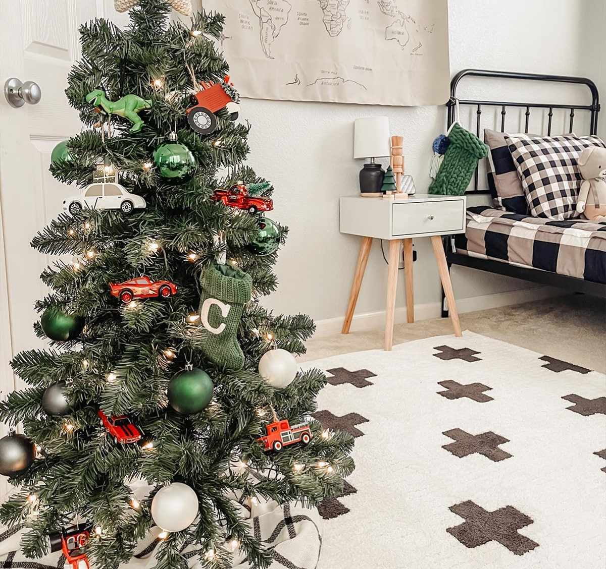 Hauteloom Erath Living Room, Bedroom Area Rug - Shag - High Pile - Black, Gray, Ivory - 2' x 3'