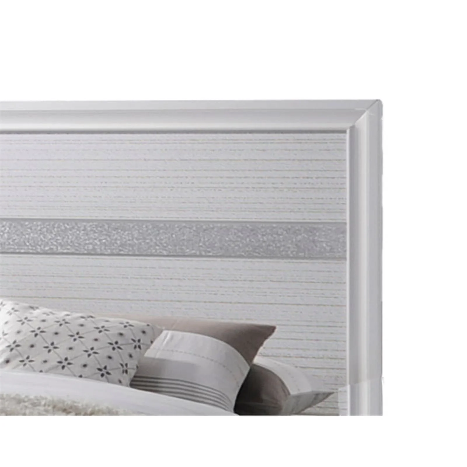 Matrix Traditional Style King Size Storage Bed in White made with Wood