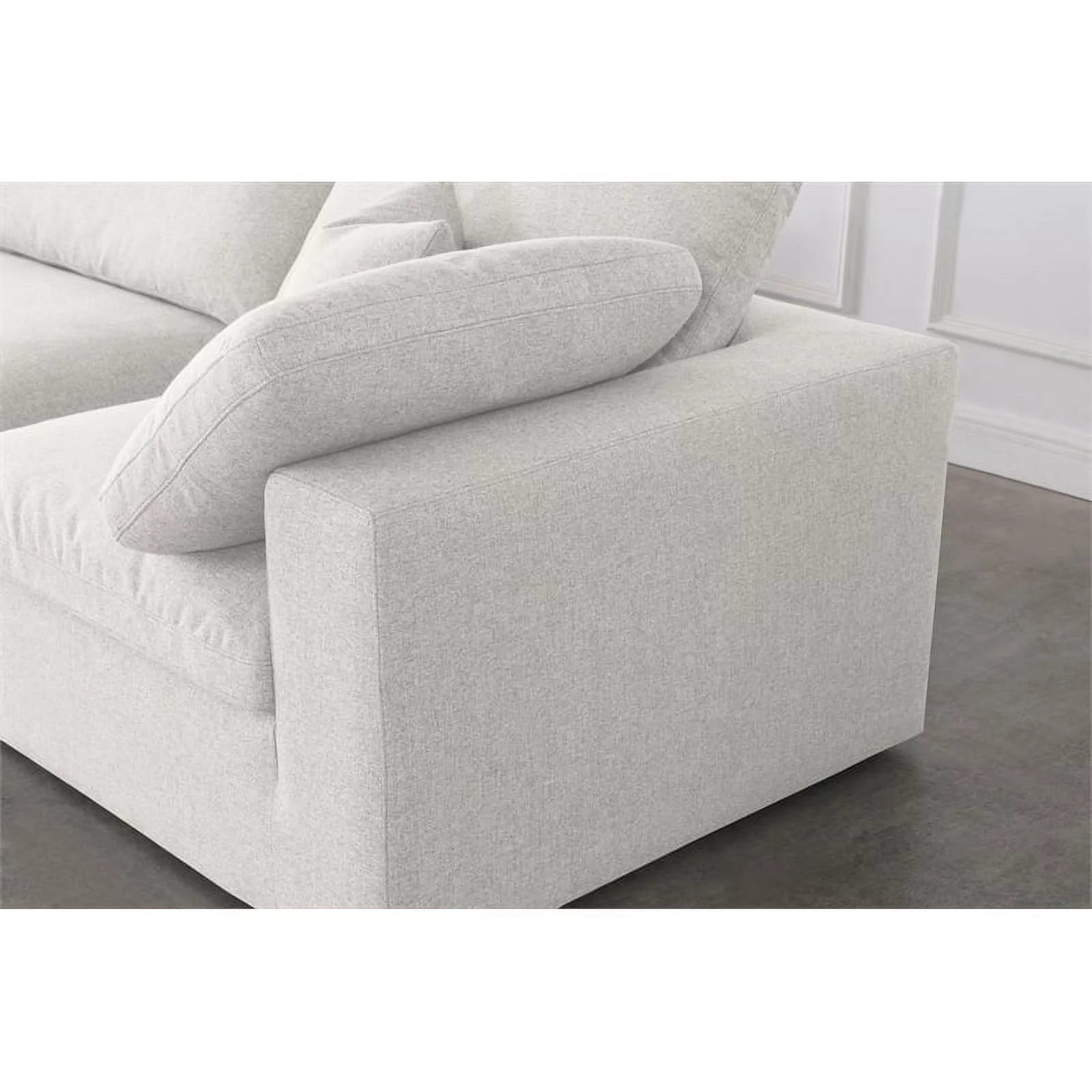 Meridian Furniture Serene 114