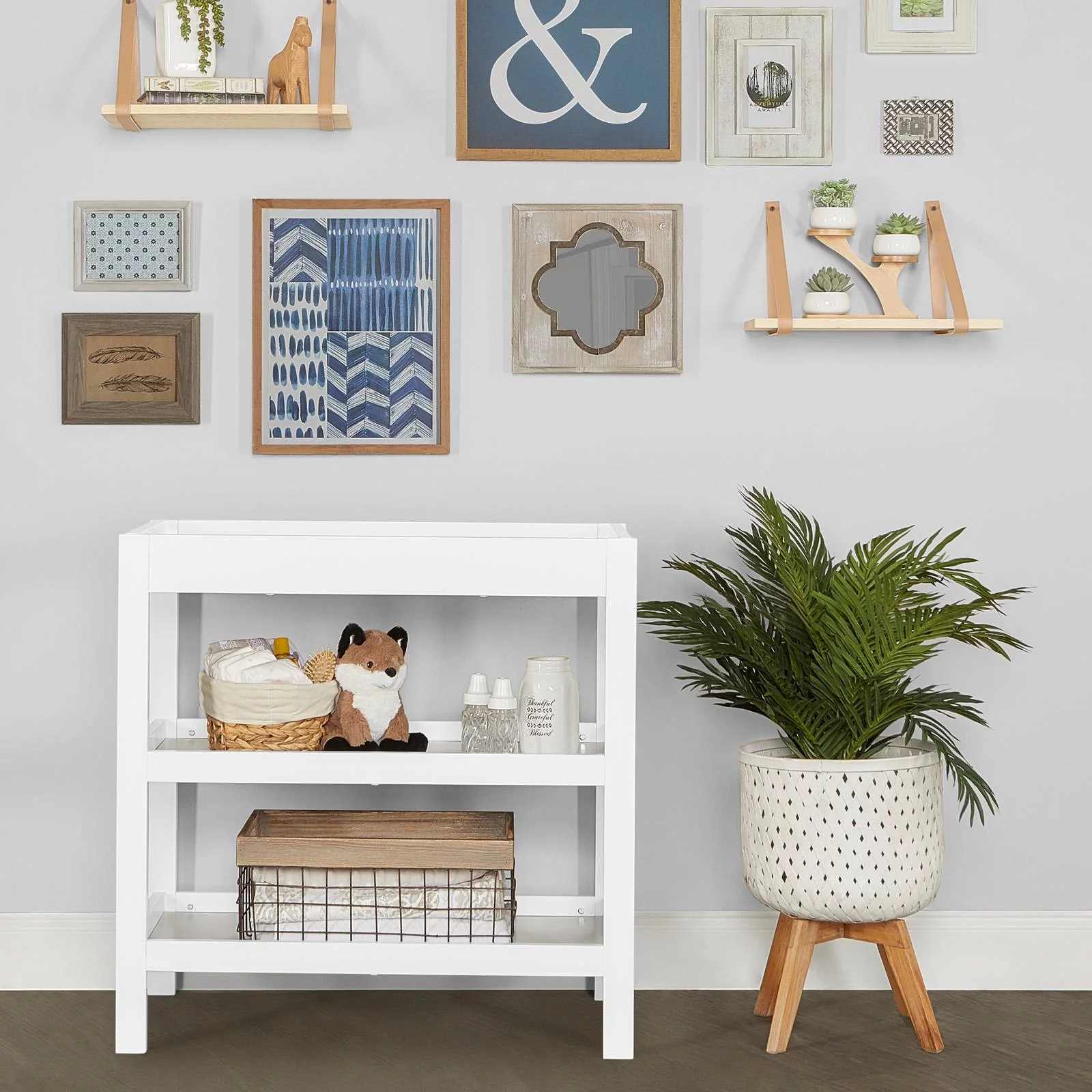 Dream on Me Ridgefield 2 Shelf Changing Table