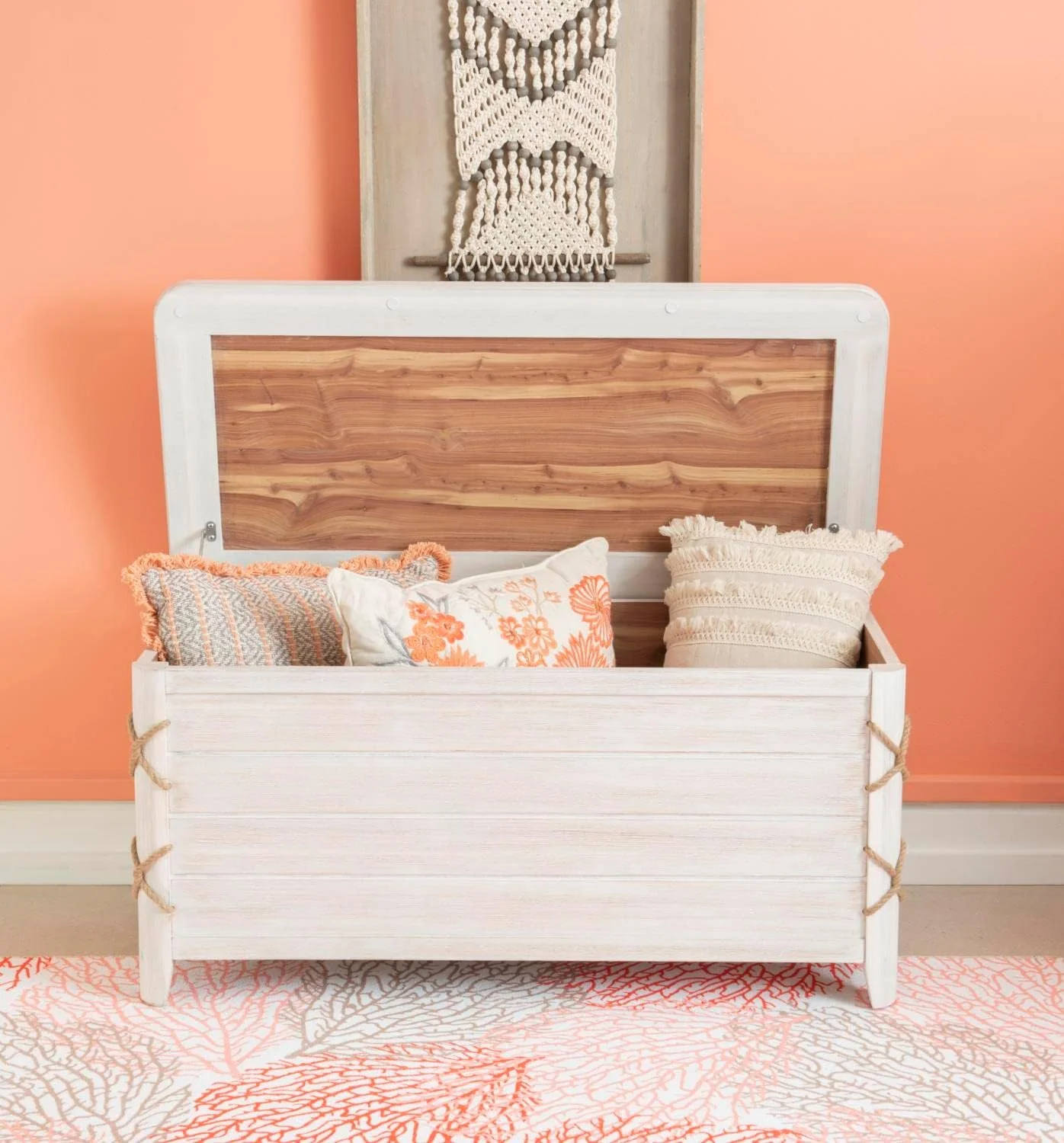 Brosnan Rope Cedar Chest With White Finish D1341A20W