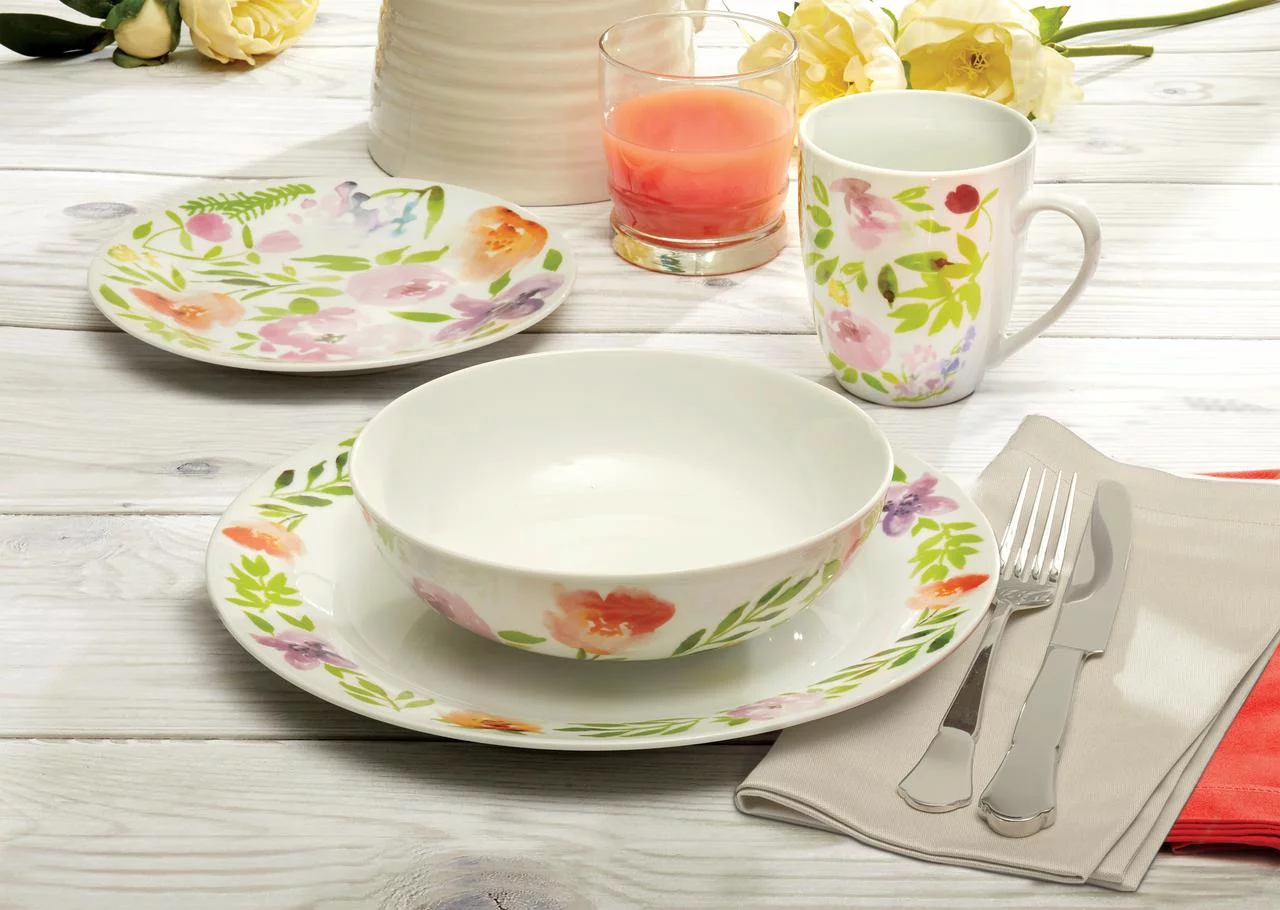Safdie & Co. 16-Piece Dinnerware Set, Pink, Watercolor