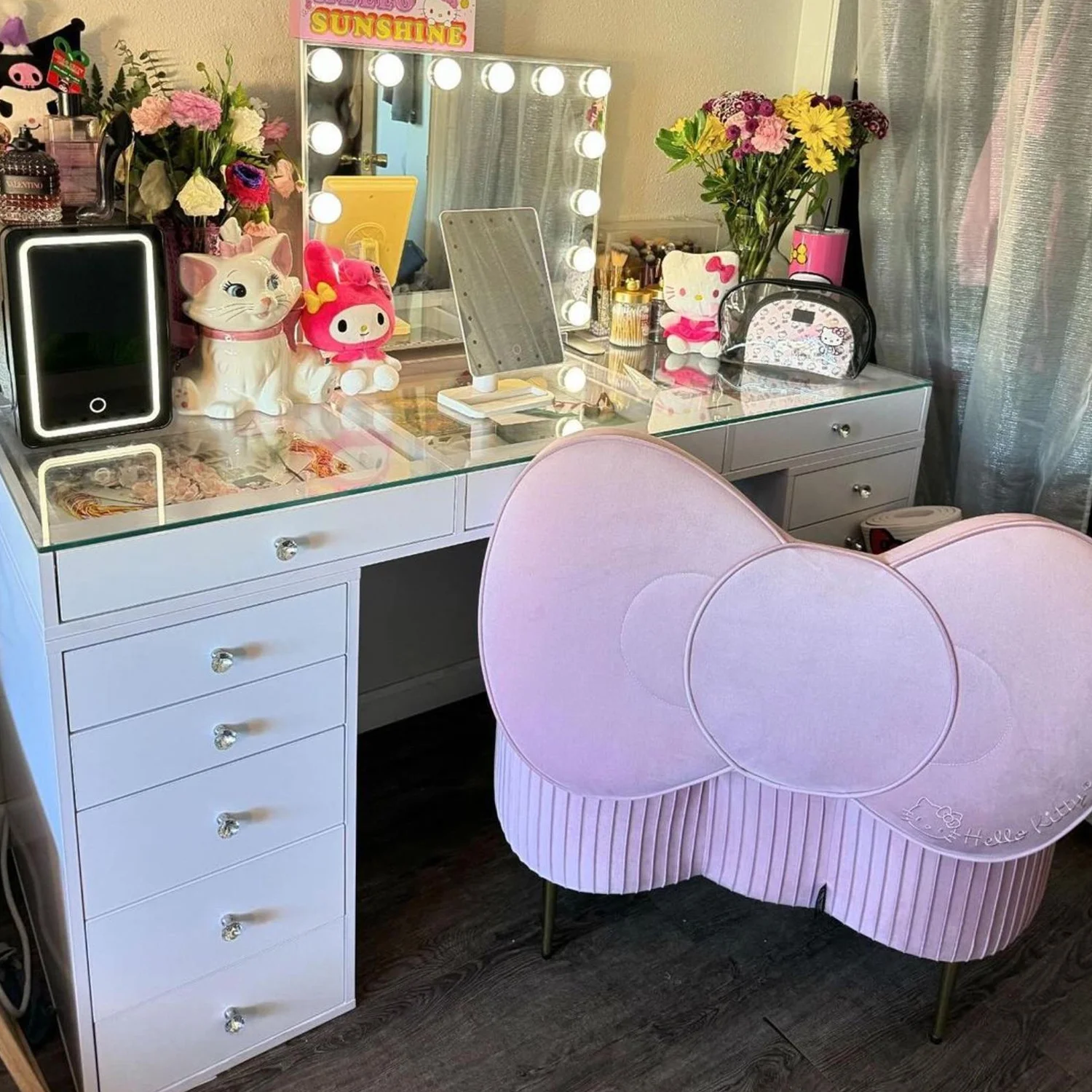 Impressions Vanity Hello Kitty Bow Velvet Ottoman Storage Bench with Gold Metal Legs (Pink)