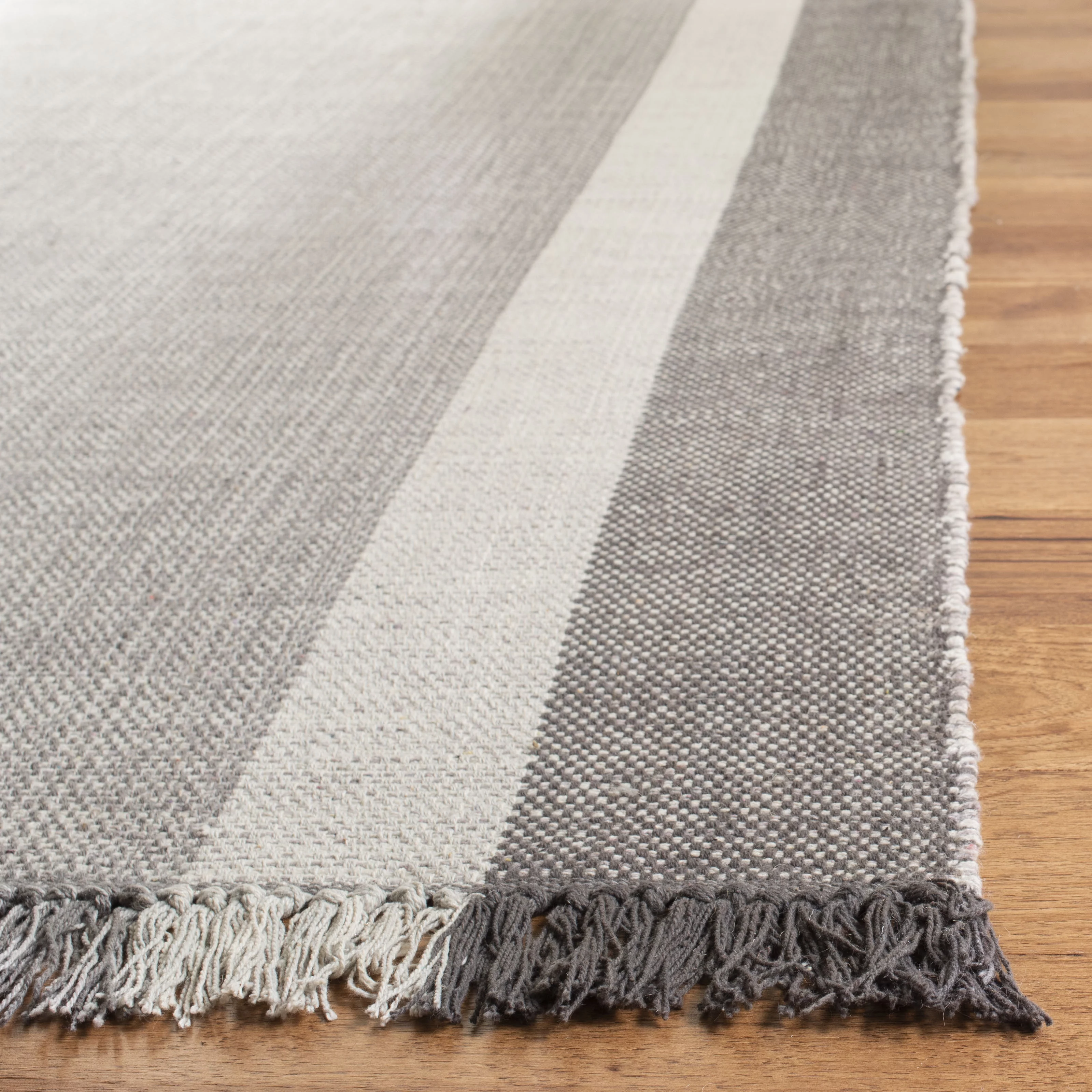SAFAVIEH Montauk Sharlene Solid Striped Cotton Area Rug, Ivory/Grey, 3' x 5'