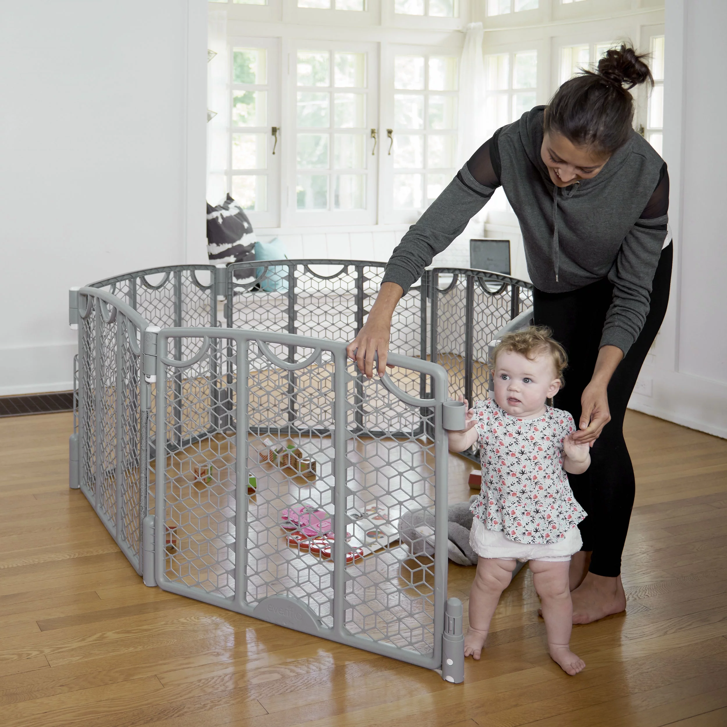 Evenflo Versatile Play Space Adjustable Freestanding Play Space Plastic Gate, 6-Panels, Cool Gray, Unisex