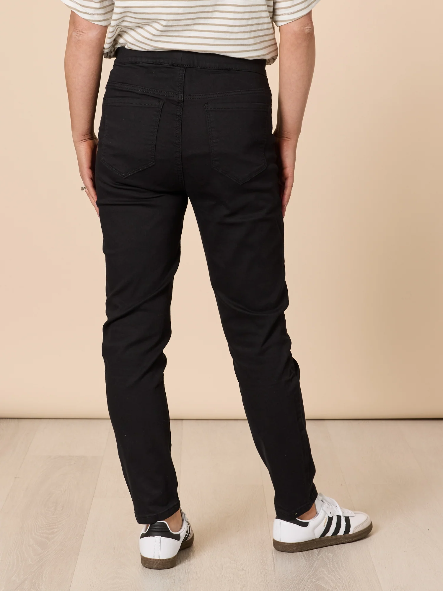 Chicago Slim Leg Jean - Black