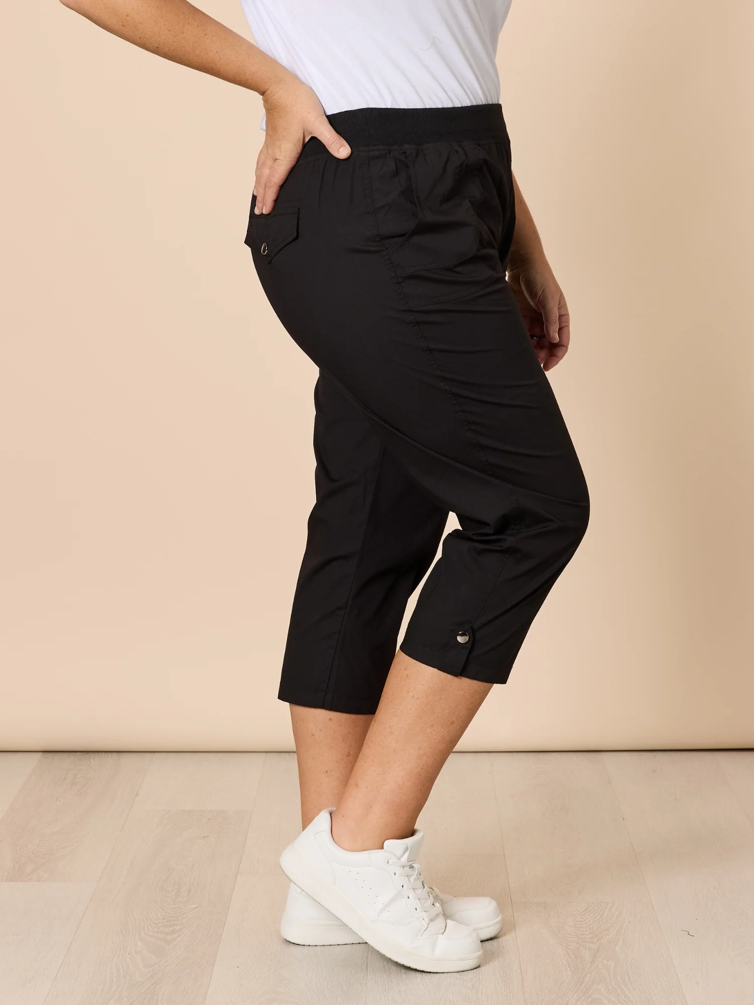 Santorini Cropped Cotton Pant - Black